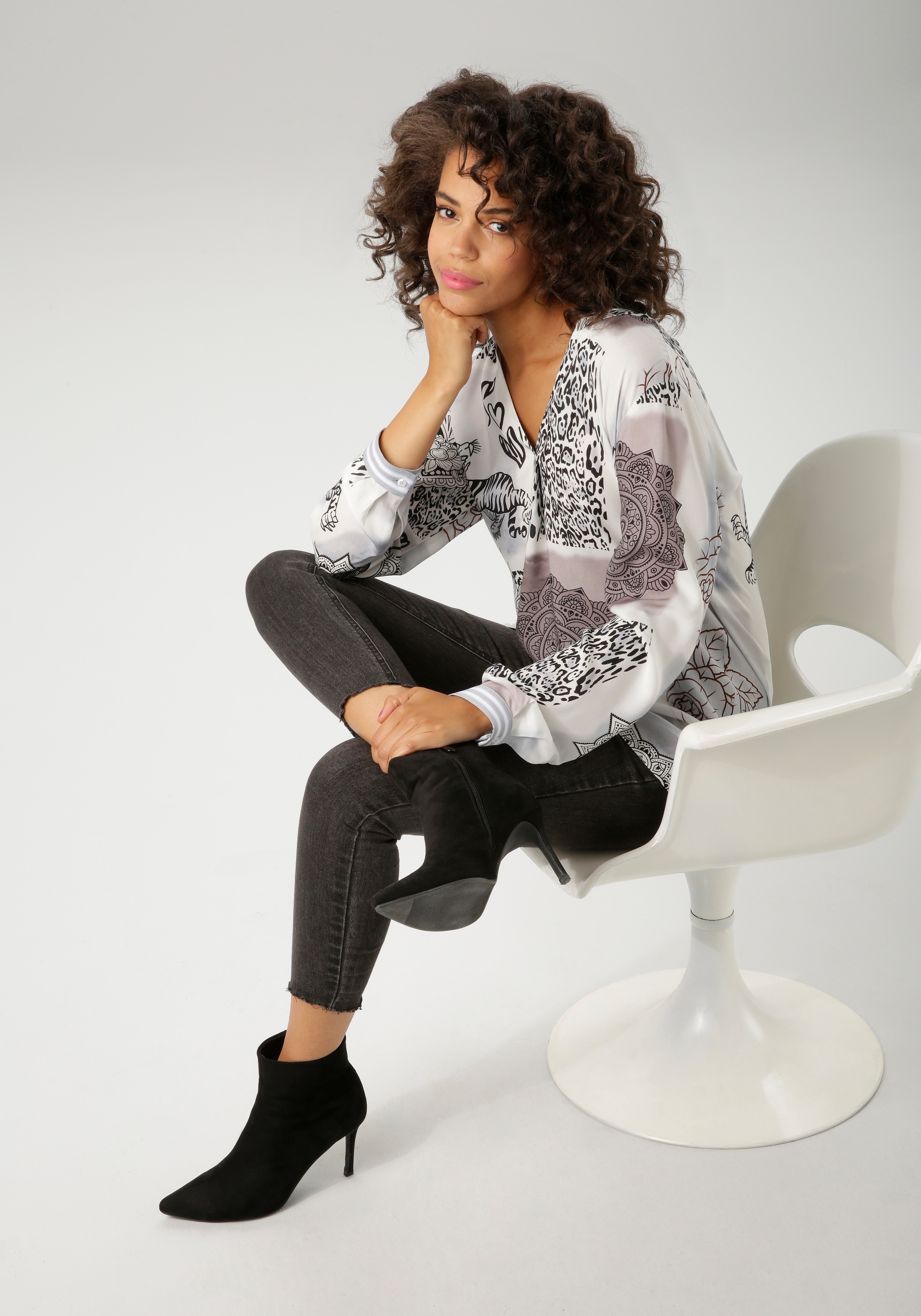 Aniston CASUAL Schlupfbluse, im extravaganten Patch-Druck-Dessin - NEUE KOLLEKTION