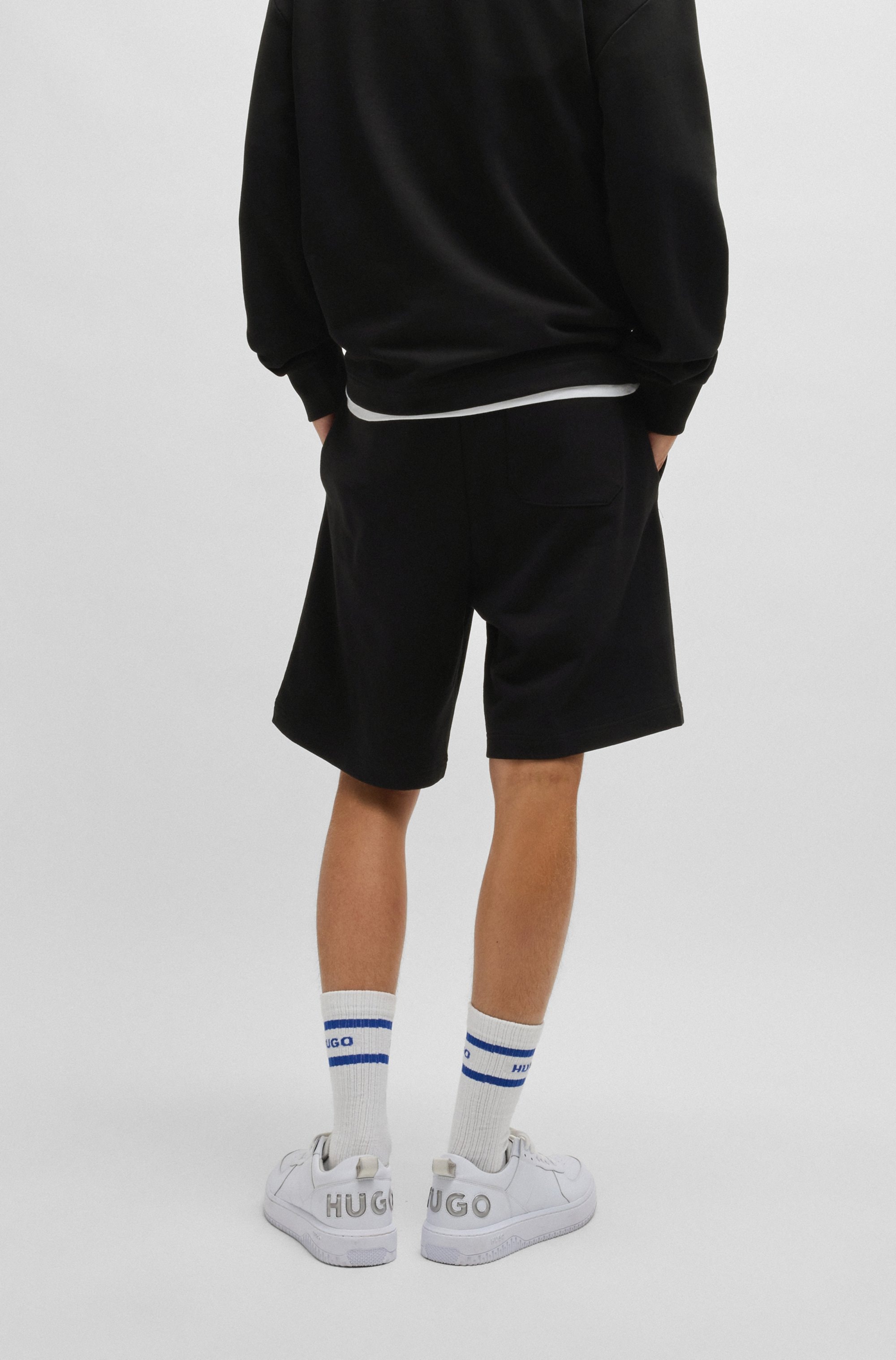 HUGO Blue Sweatshorts »Nasensio«, mit Markenlabel