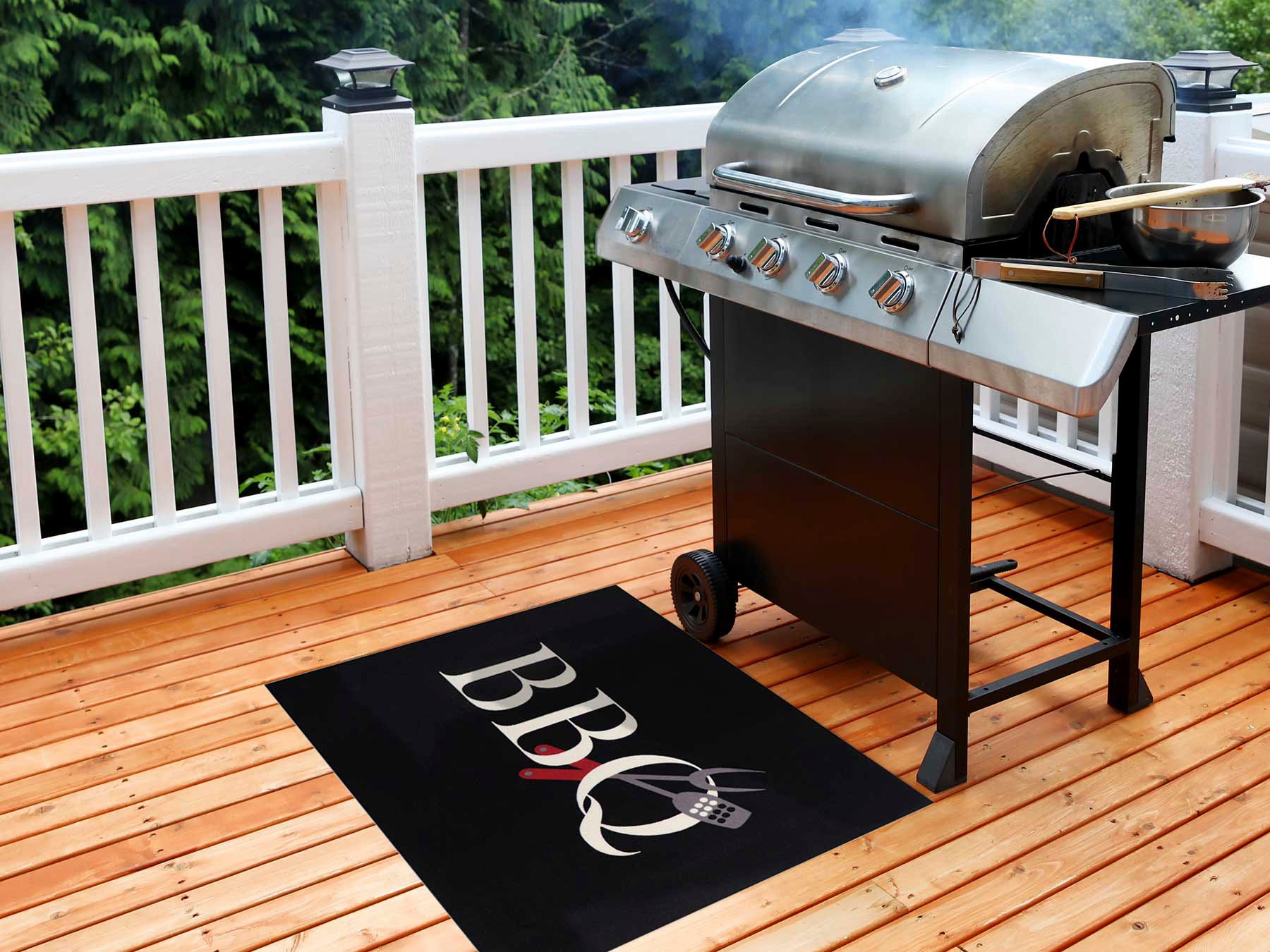 Primaflor-Ideen in Textil Fußmatte »BBQ Grillunterlage schwarz«, rechteckig, 5 mm Höhe, Grillmatte ideal als Bodenschutz, mit Spruch, rutschhemmend, waschbar