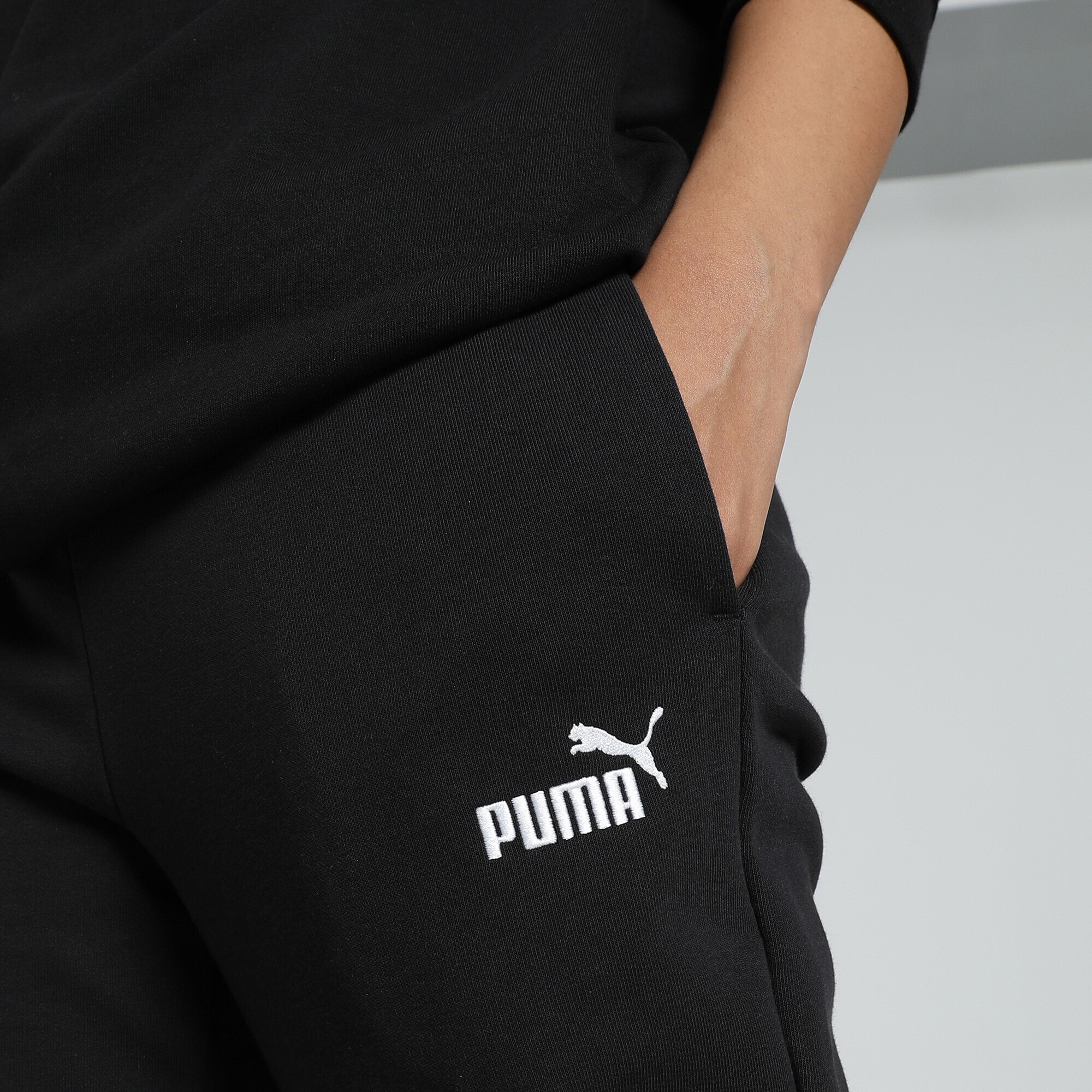 PUMA Sporthose »ESS Small No. 1 Logo Jogginghose Damen«