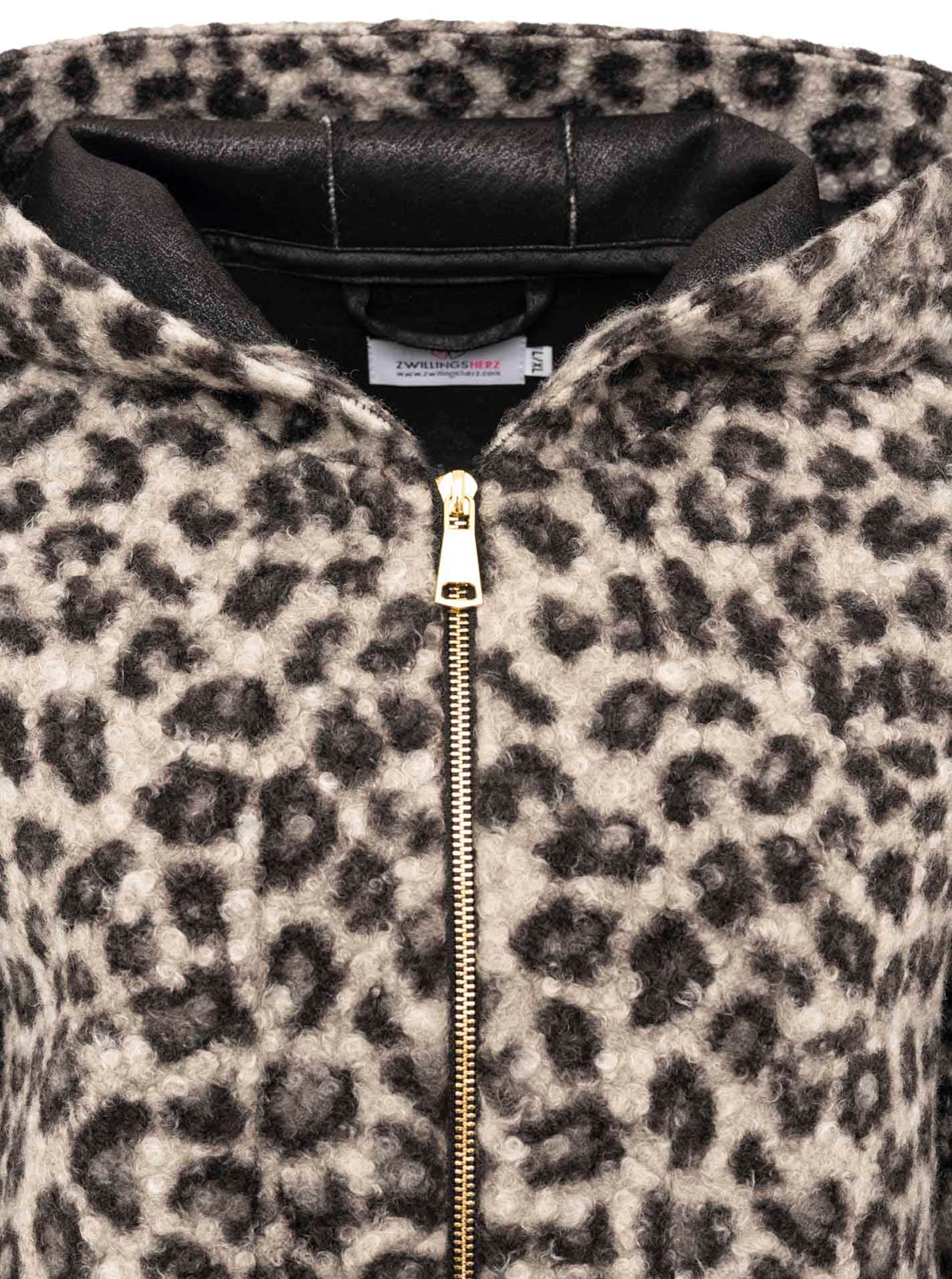 Zwillingsherz Kurzjacke »"Fur"«, Kapuze, Reißverschluss, Seitliche Taschen