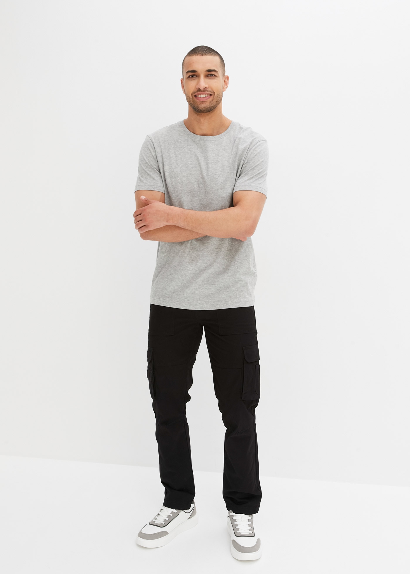 bonprix T-Shirt »T-Shirt (3er Pack)« Packung, 3 Stk. bequemer Regular Fit, Rundhalsausschnitt, leichte Stoffqualität
