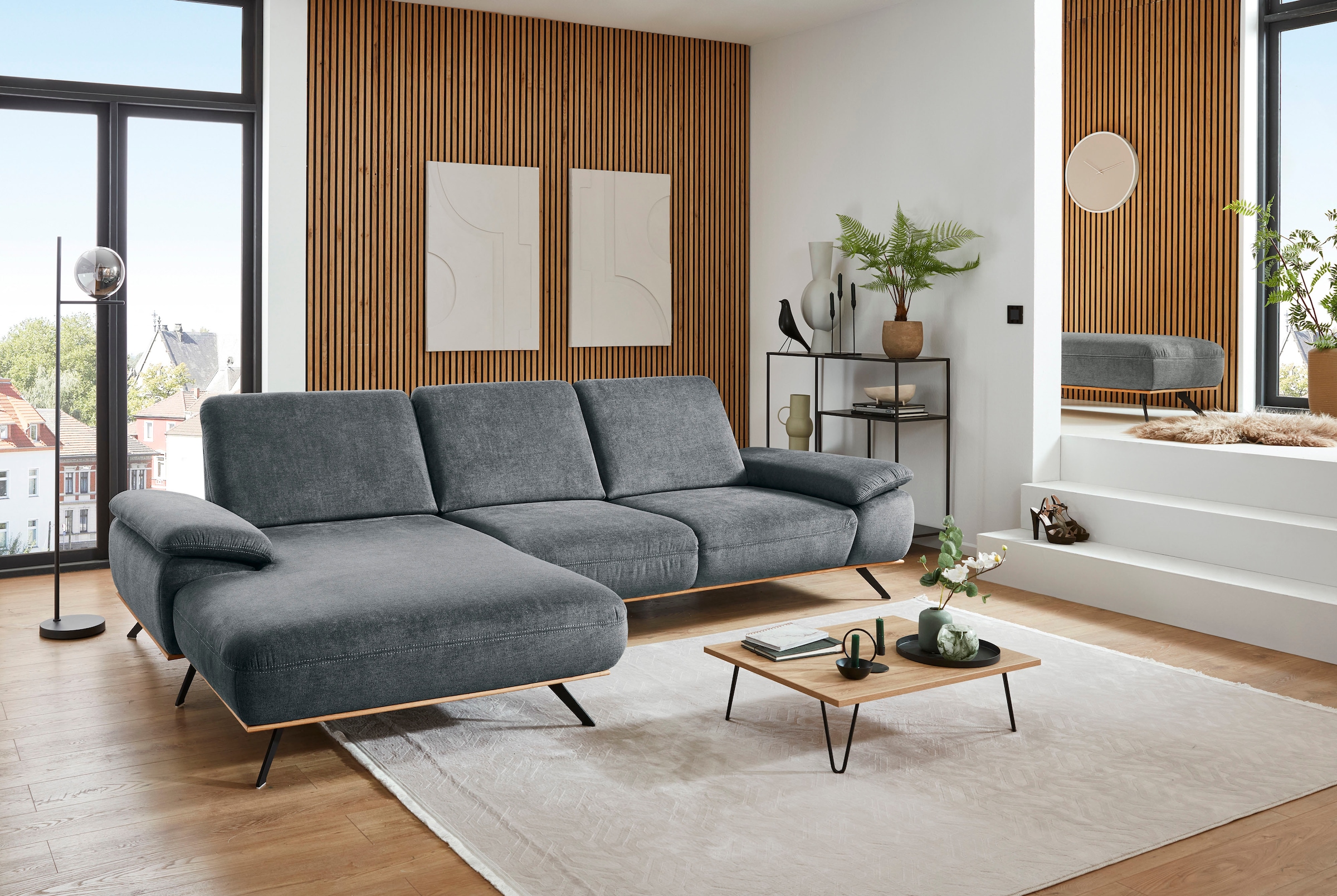 Die PlanBar Ecksofa "ZE-EM18063, Breite 322 cm" wahlweise mit Sitztiefen- und Armteilverstellung