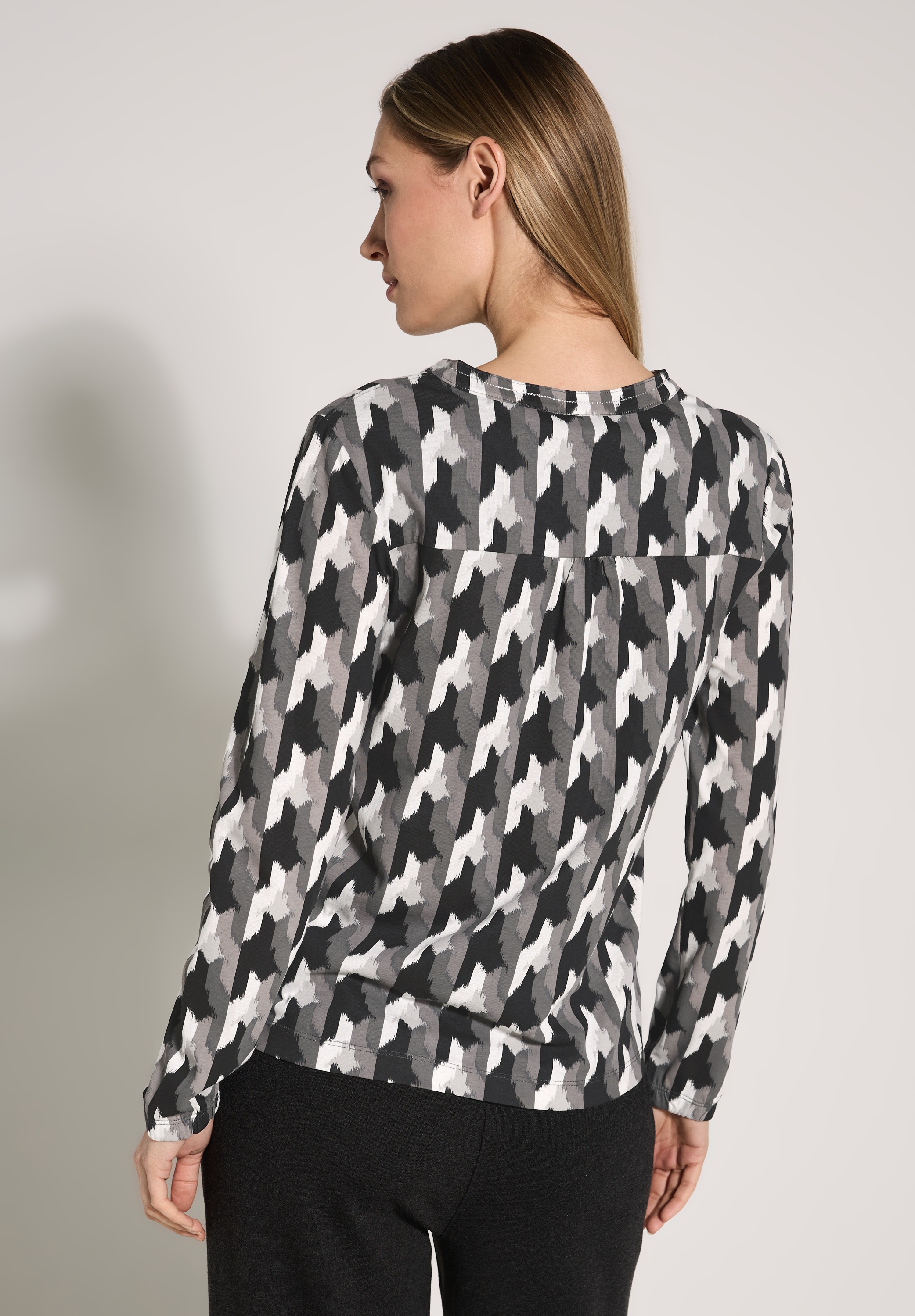 Cecil Langarmshirt, mit geschlitztem Rundhalsausschnitt günstig online kaufen