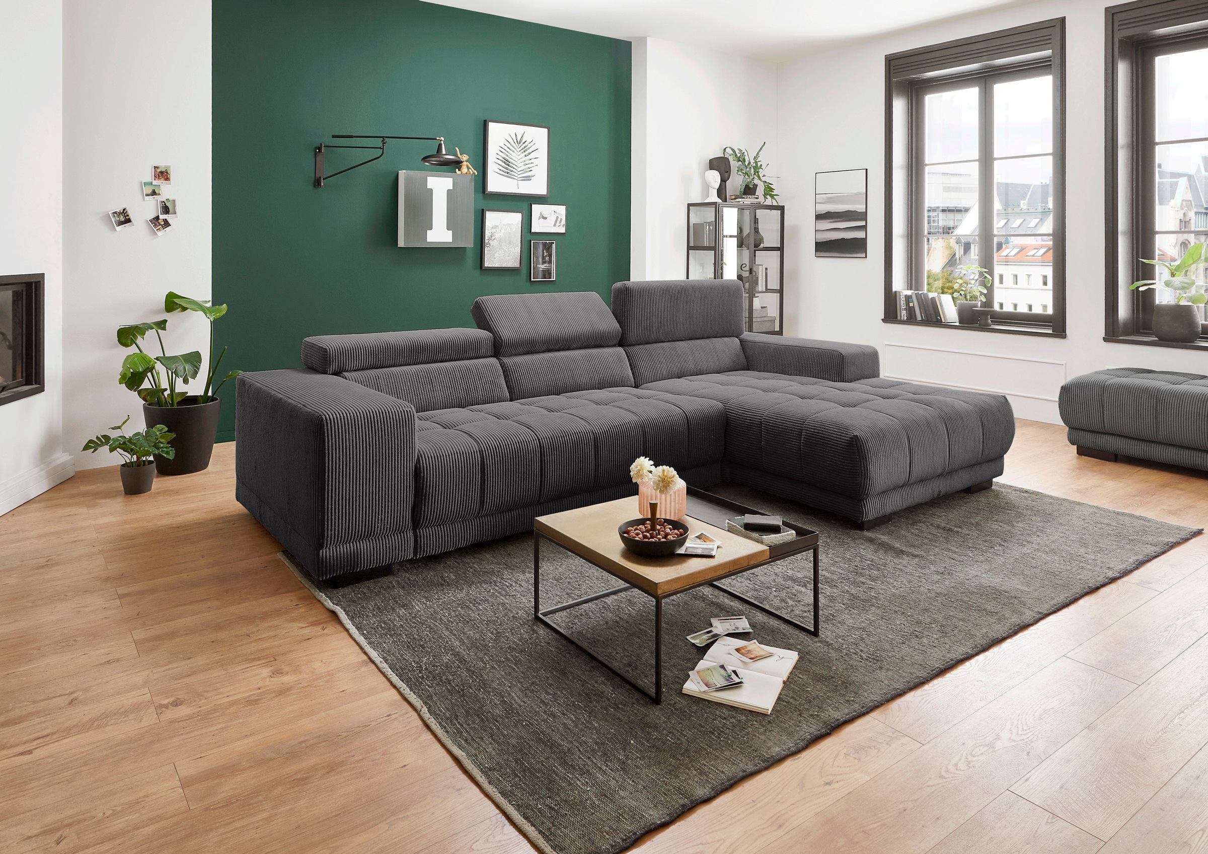 Die PlanBar Ecksofa »MP-IN15053 L-Form schmaler Schenkel«, mit Kopfteilverstellung, wahlweise mit manueller Vorziehbank