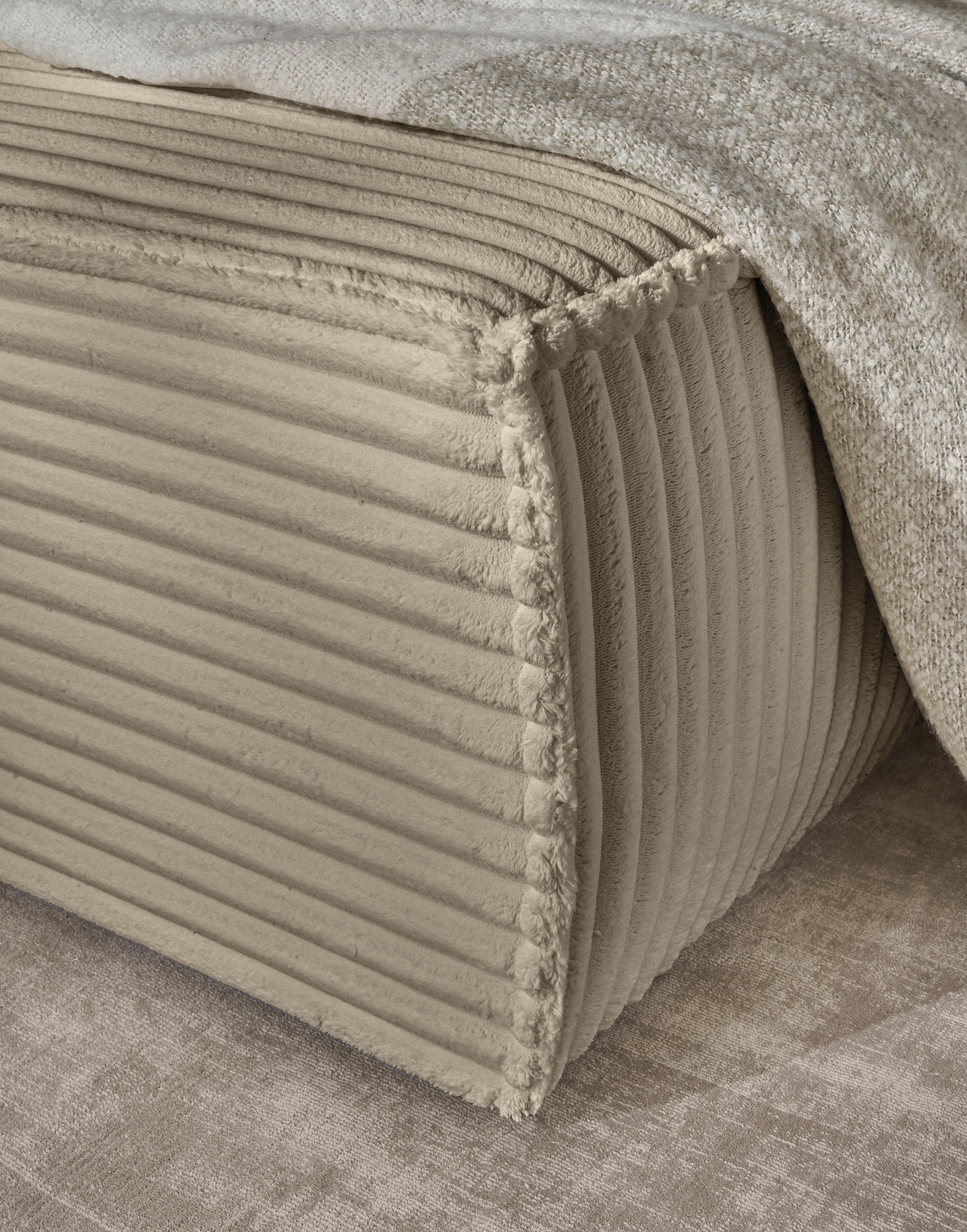 Thumbnail - OTTO home Hocker "FINNLEY, Polsterhocker in Bouclé, Struktur fein u. Mega Cord verfügbar" passend zum Loveseat der Serie...