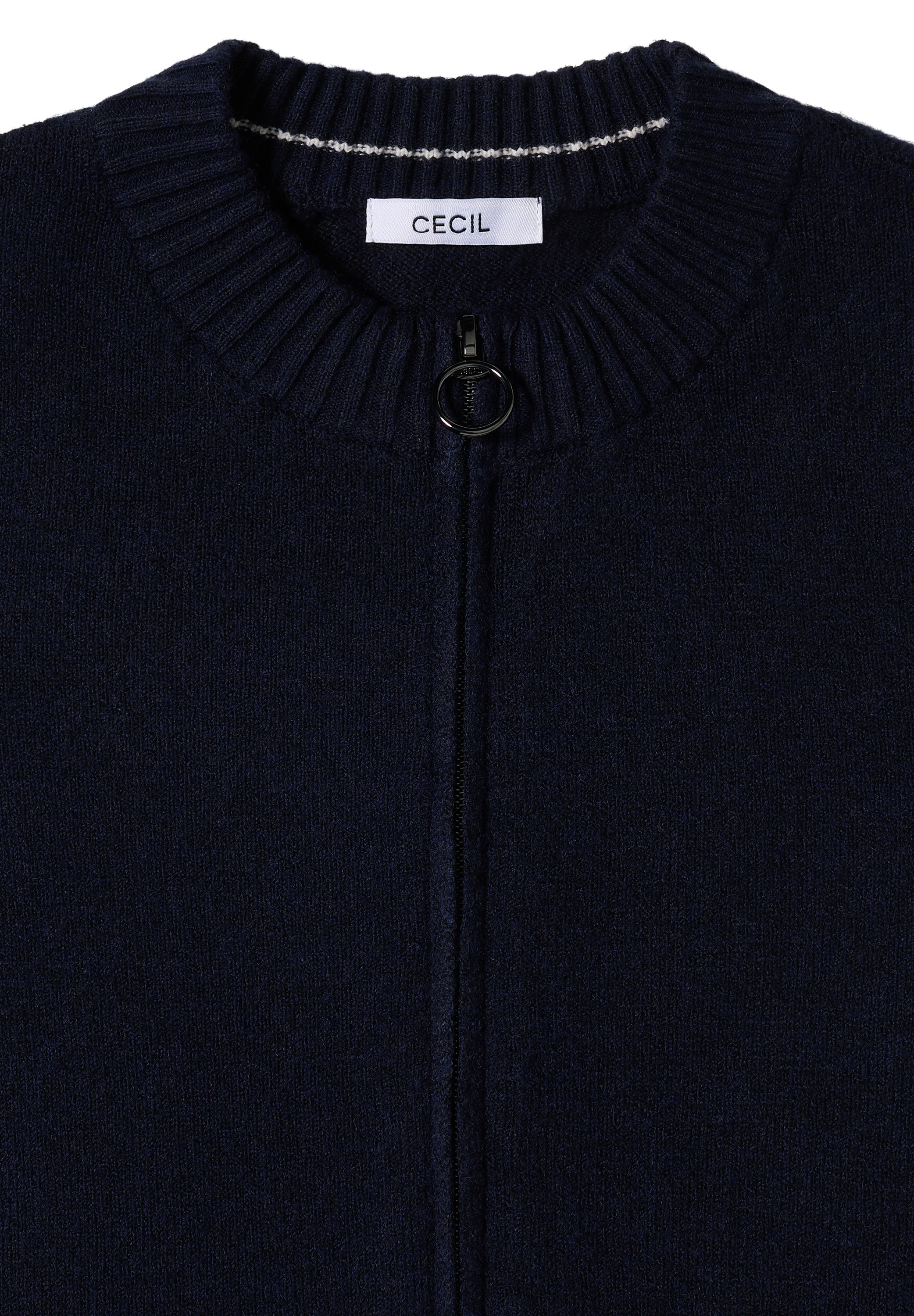 Cecil Cardigan, im angenehmen Materialmix