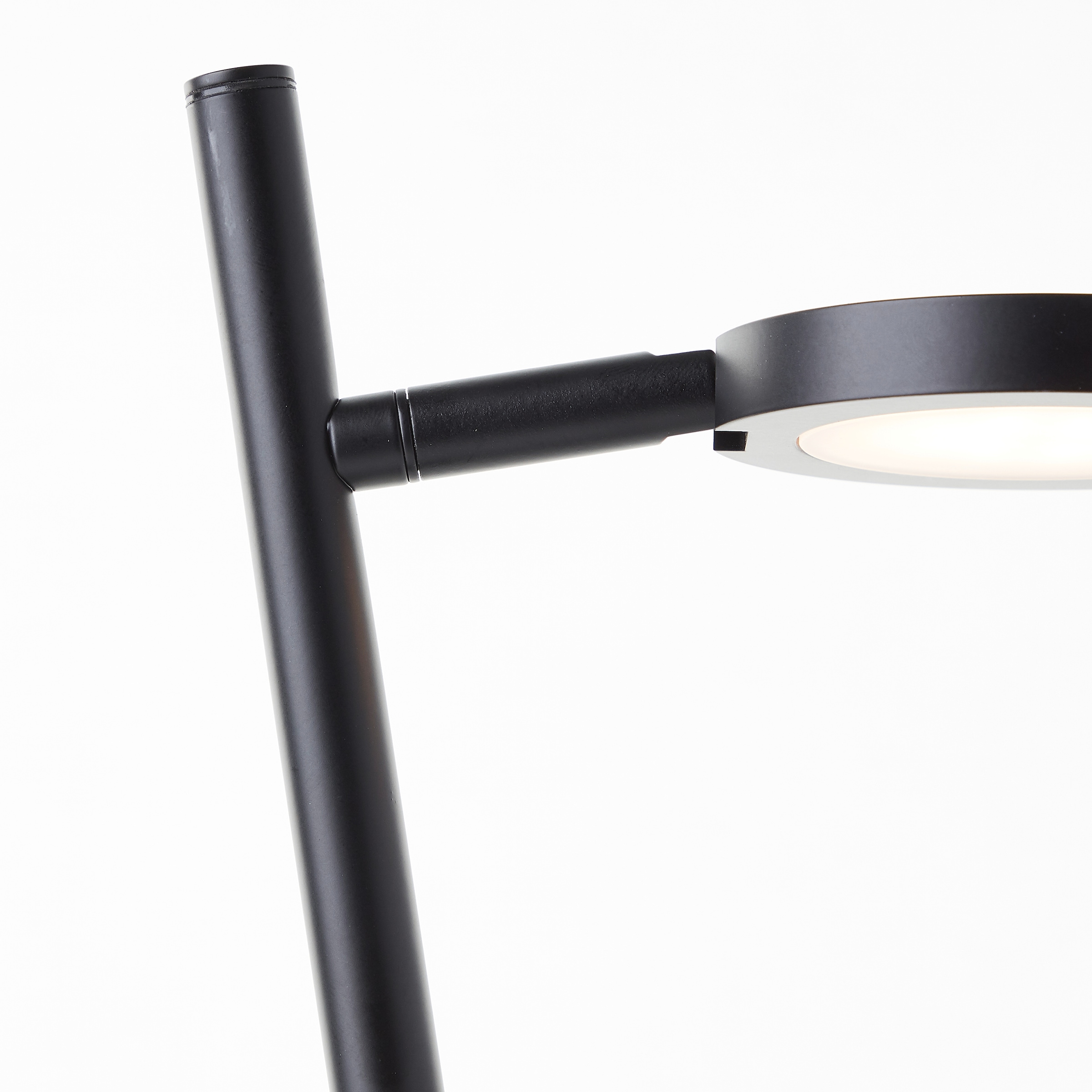 Brilliant LED Schreibtischleuchte »Pesso«,  380 lm, 3000 K, 3-Stufen dimmbar, schwenkbar, aufladbar über USB-C
