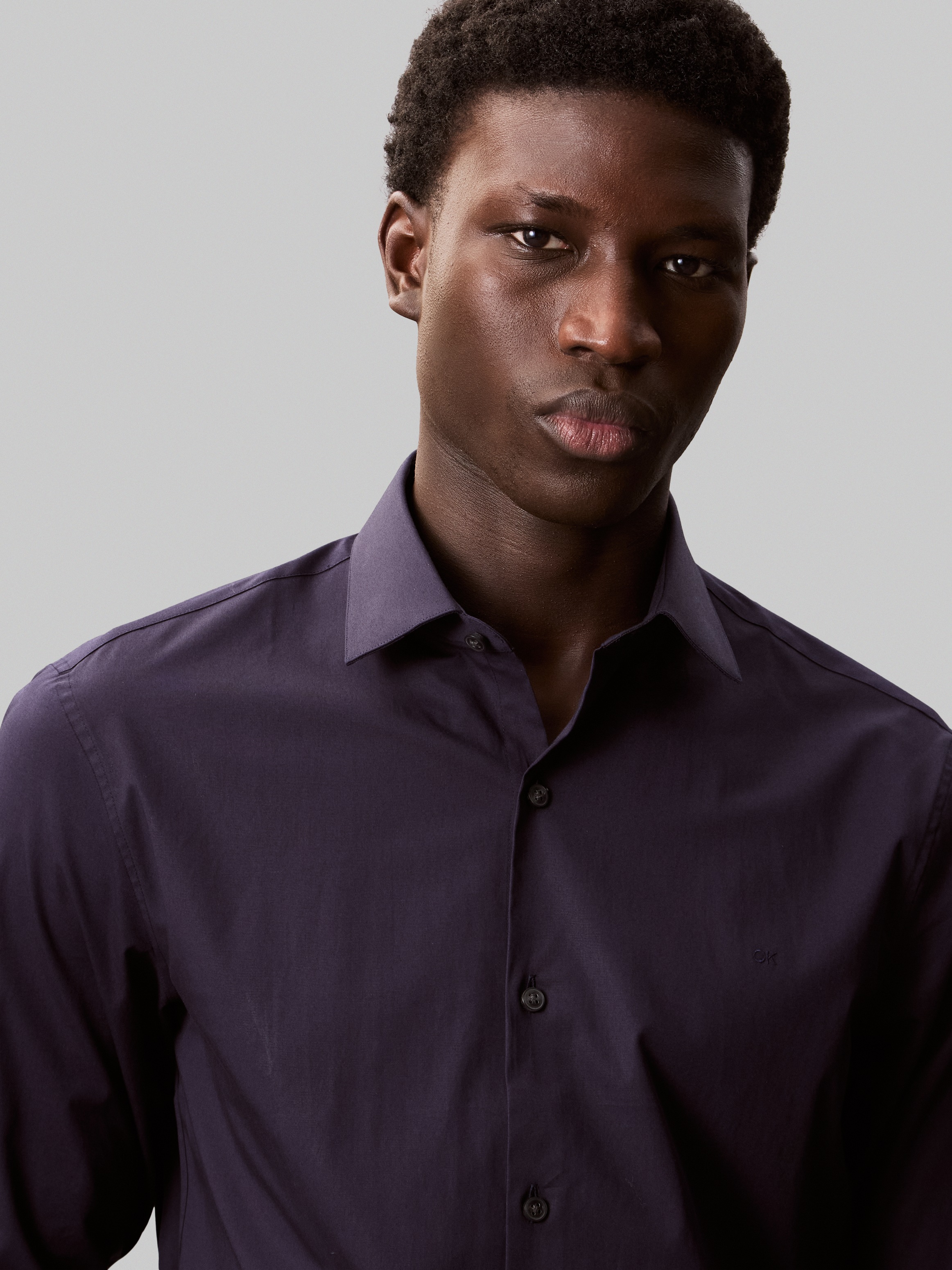 Thumbnail - Calvin Klein Businesshemd "SLIM ESNTL POPLIN NOS STR SLD" Mit Monogramm-Stickerei