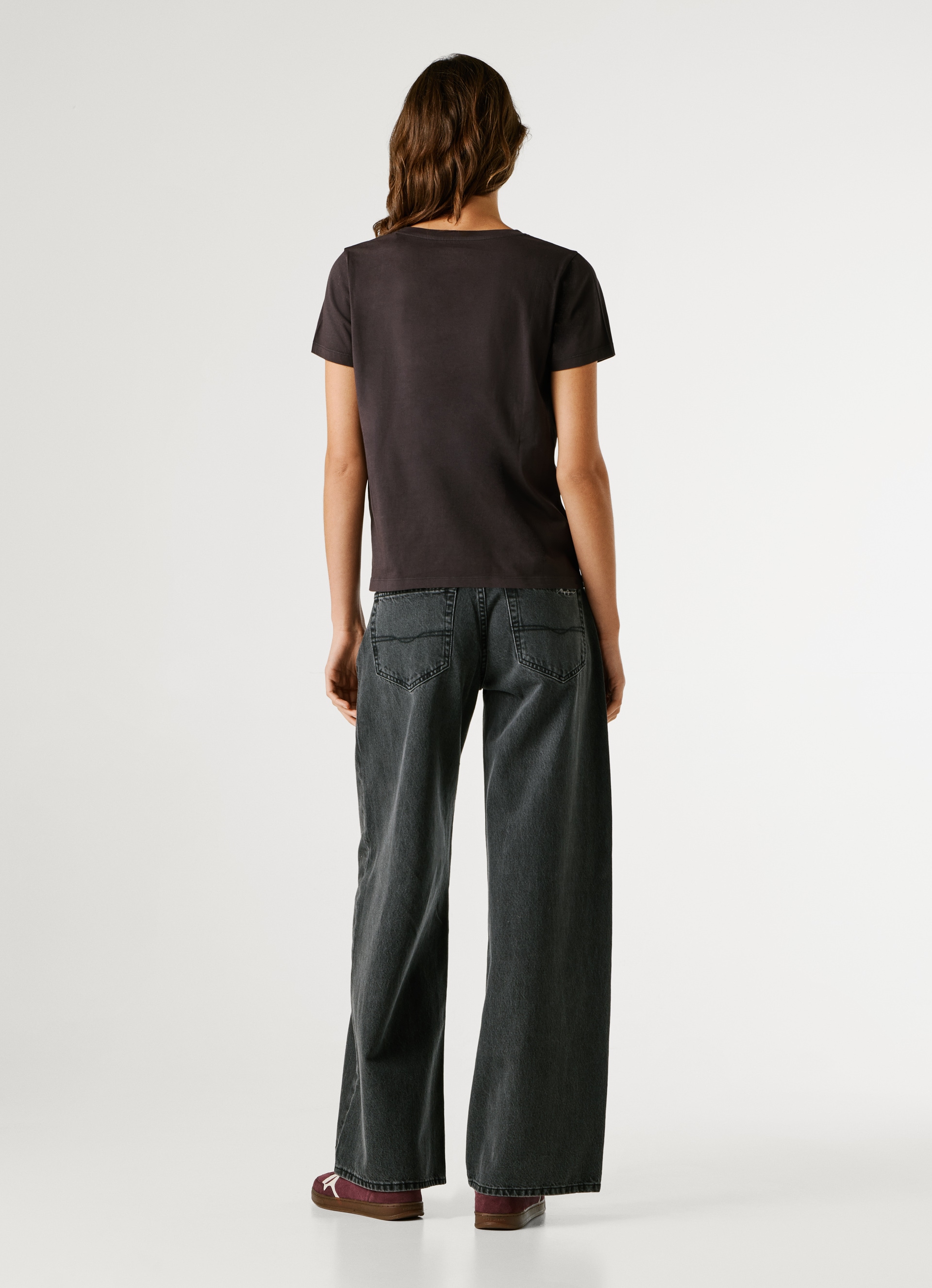 Pepe Jeans T-Shirt »BRULE« mit Runhals, kleiner Print auf der Brust