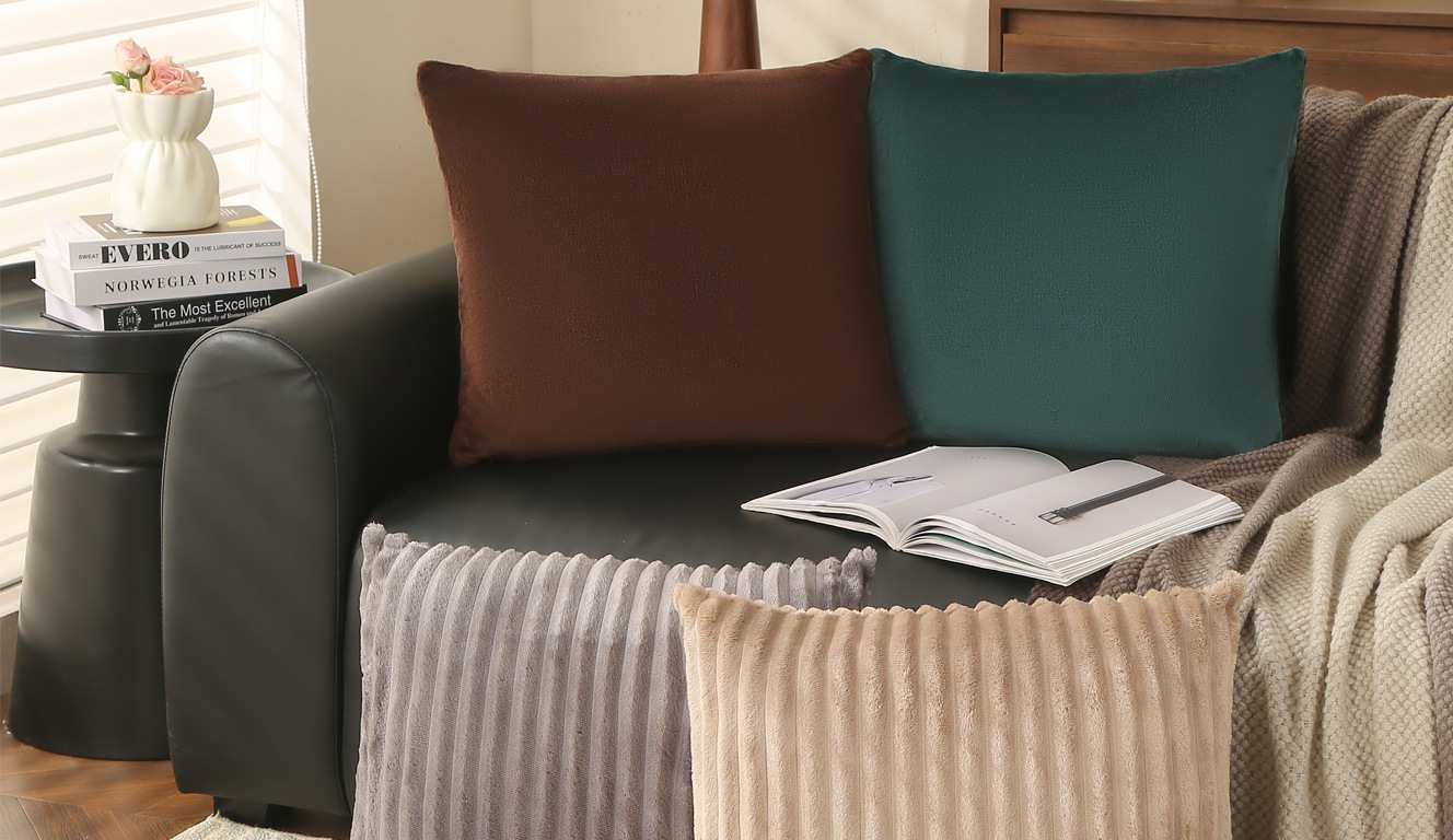 OTTO home Kissenbezug »Tianna, 1 Stk, schlichtes & modernes Uni-Design, ohne Füllung« 1 Stück, ohne Füllung, Reißverschluss, 100% Polyester