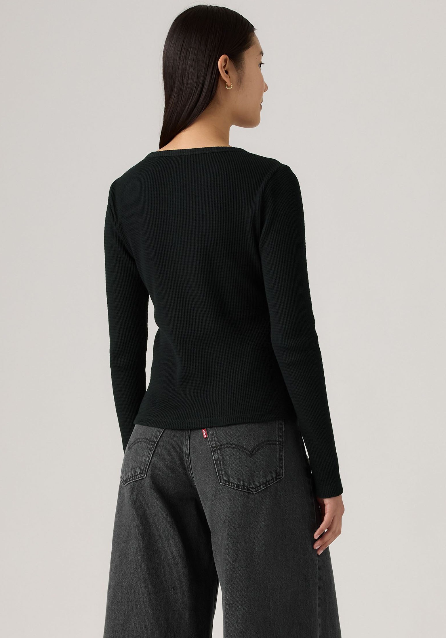 Levi's® Langarmshirt »DRY GOODS HENLEY«, Mit Waffelstruktur- Muster