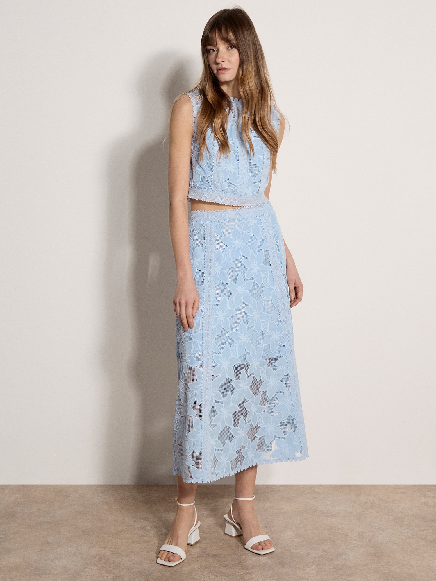 Apricot »Crop-Top« aus floraler Mesh-Spitze
