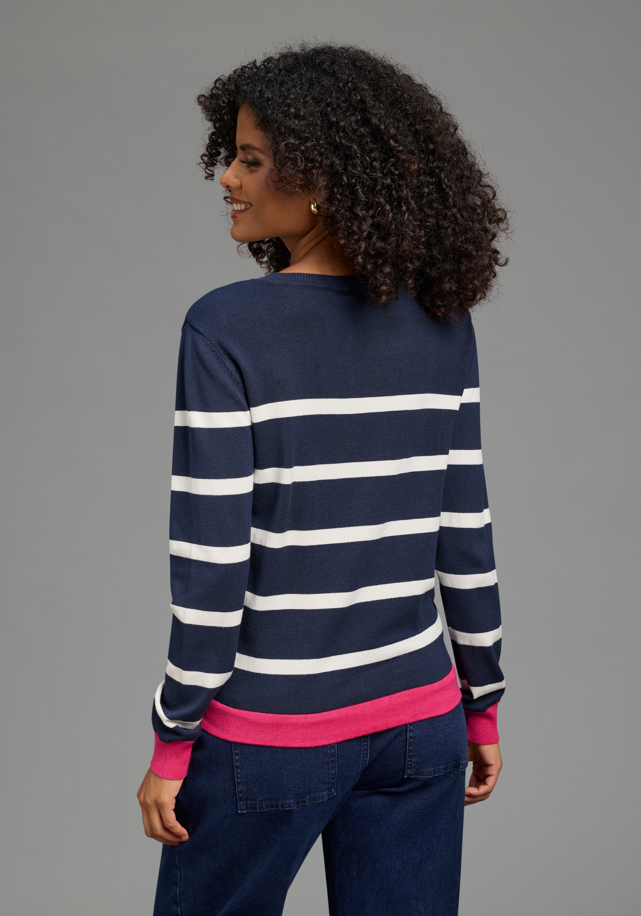 Laura Scott Strickpullover »aus Feinstrick, figurumspielende Passform« mit Bindeband und Herzmotiv