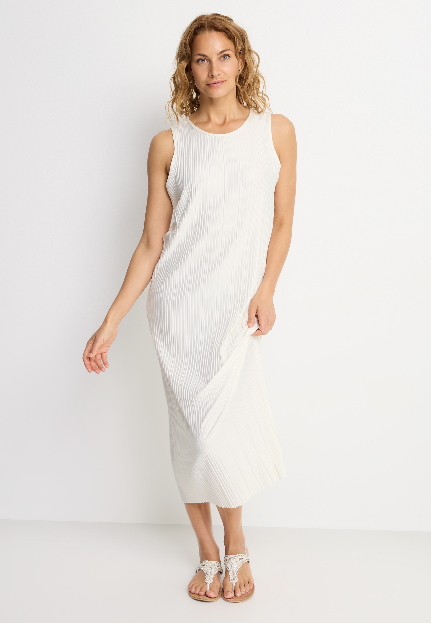 LASCANA Plisseekleid in Midilänge, Trägerkleid, Sommerkleid