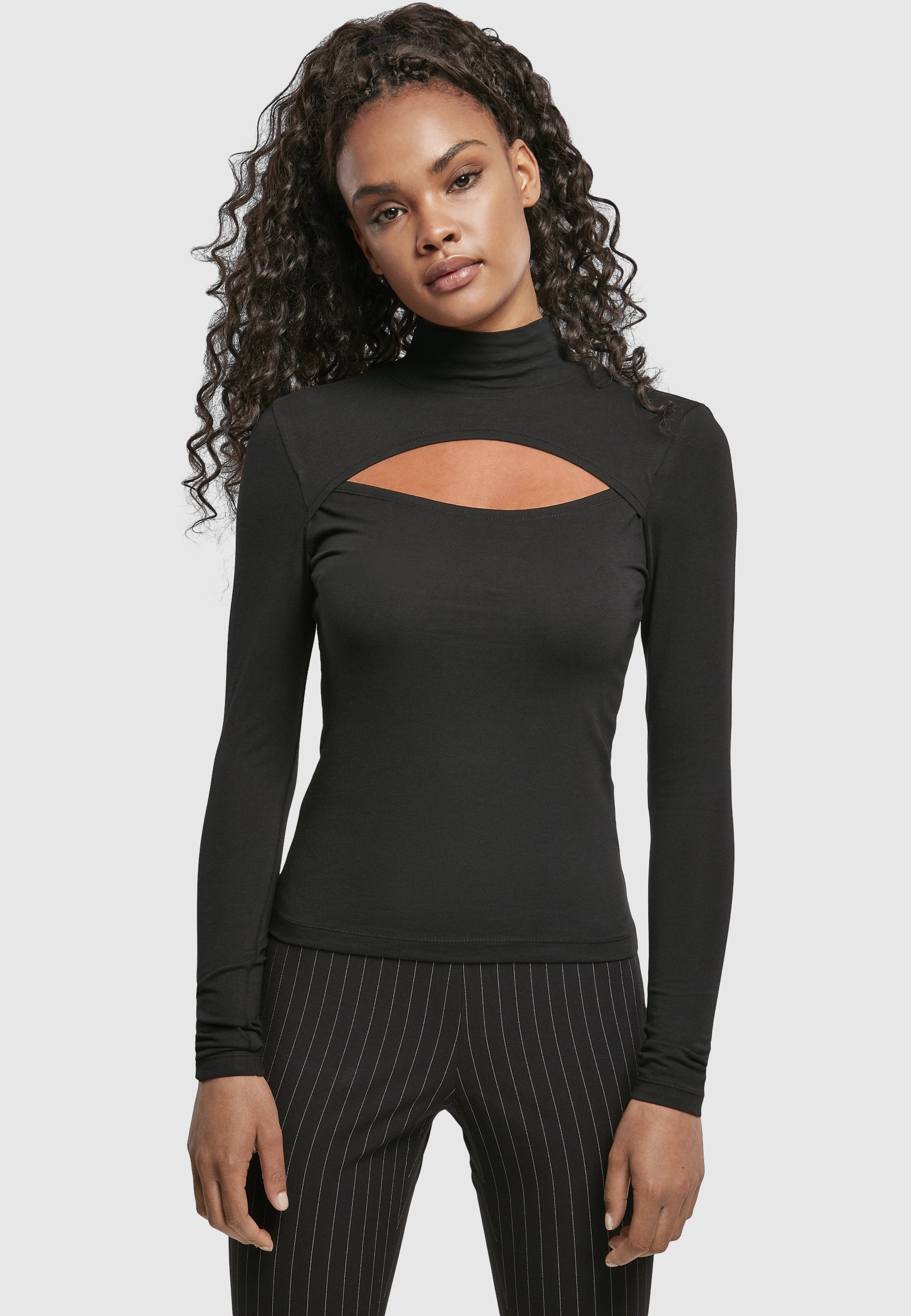 URBAN CLASSICS Langarmshirt »Urban Classics Damen Ladies Cut-Out Turtleneck Longsleeve« 1 Stk.