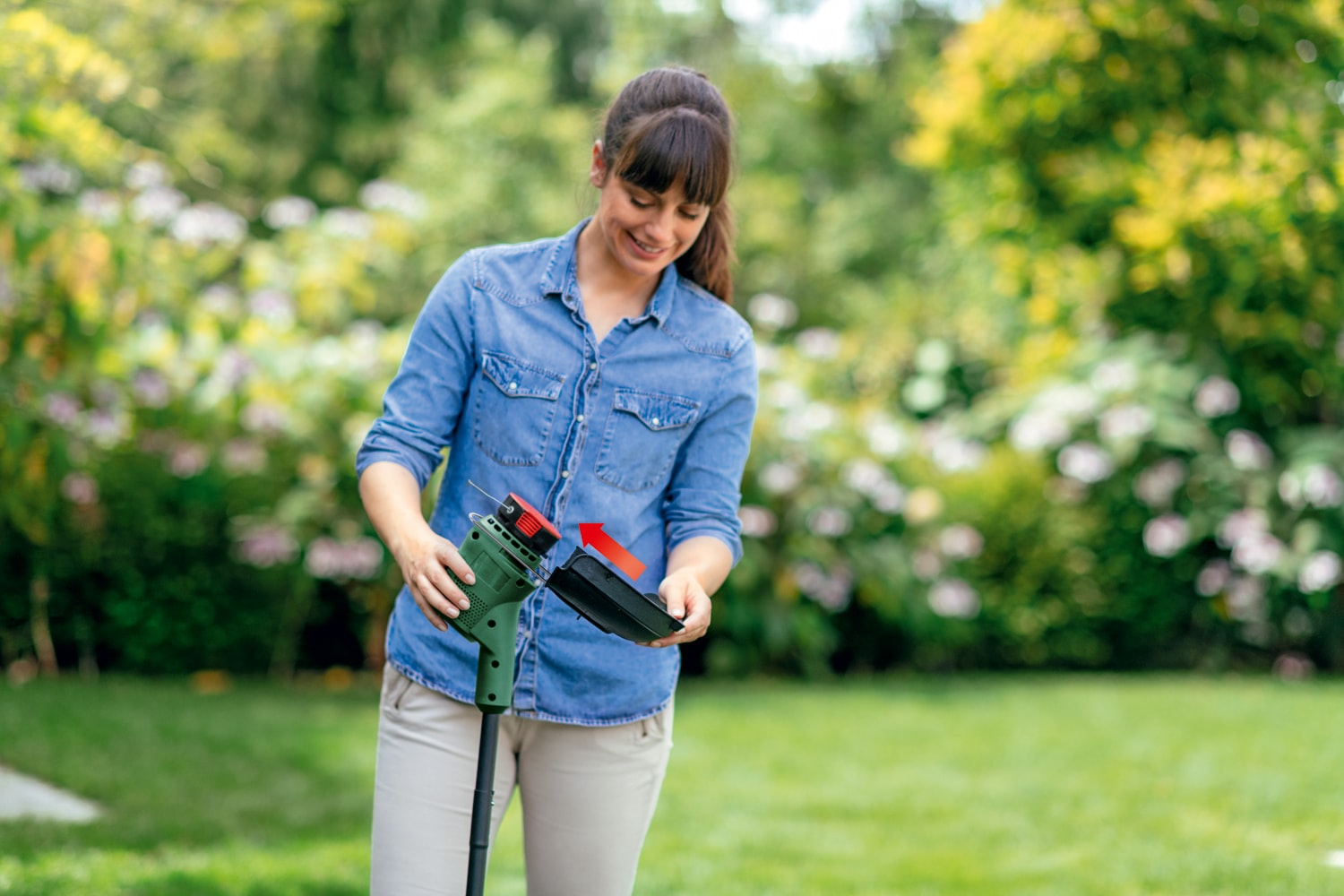 Bosch Home & Garden Akku-Rasentrimmer »Easy GrassCut 18 V-230 Solo«, inkl. Ersatzfadenspule, ohne Akku und Ladegerät