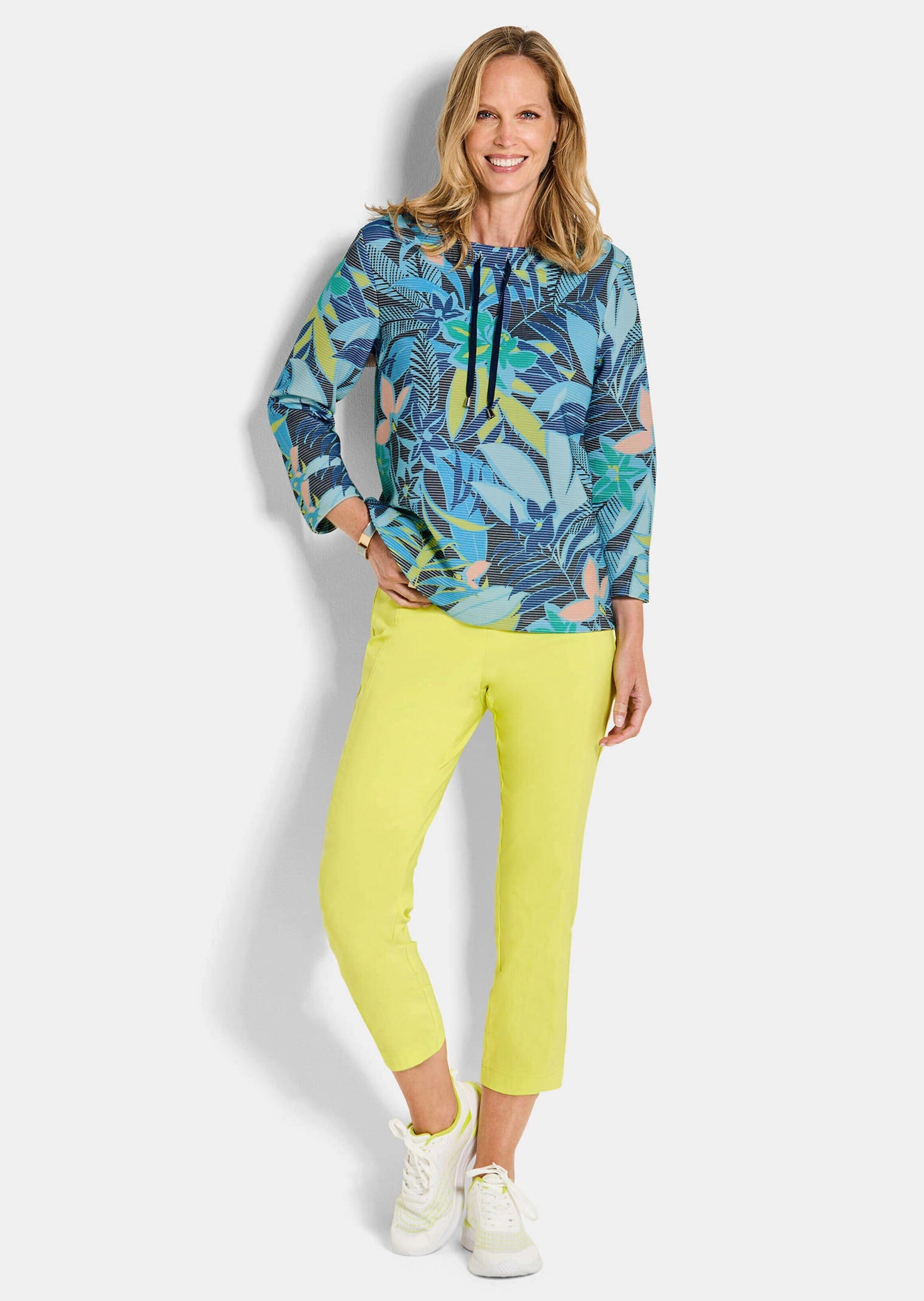 GOLDNER Sweatshirt »Kurzgröße Druckpullover mit Dschungel-Design«, Zierband am Ausschnitt
