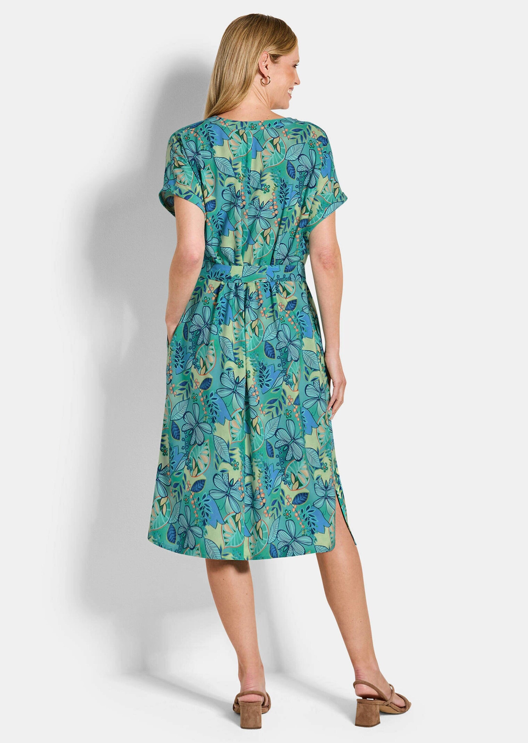 GOLDNER Sommerkleid »Viskosekleid mit floralem Muster« seitliche Eingrifftschen an der Seitennaht