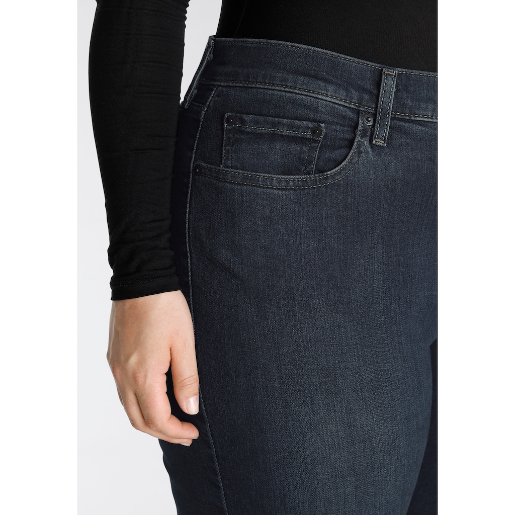 Levi's® Plus Bootcut-Jeans »726 PL HR FLARE«