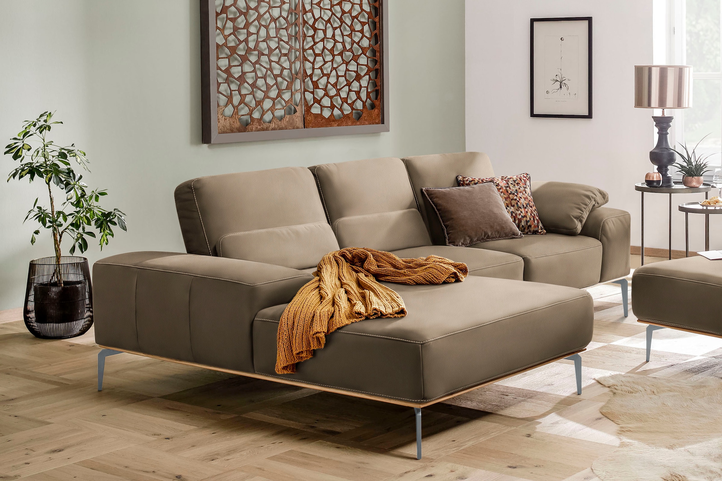 W.SCHILLIG Ecksofa "run, Designsofa mit tollem Sitzkomfort, bequem, L-Form" mit elegantem Holzsockel, Füße in Silber matt, Breite 279 cm