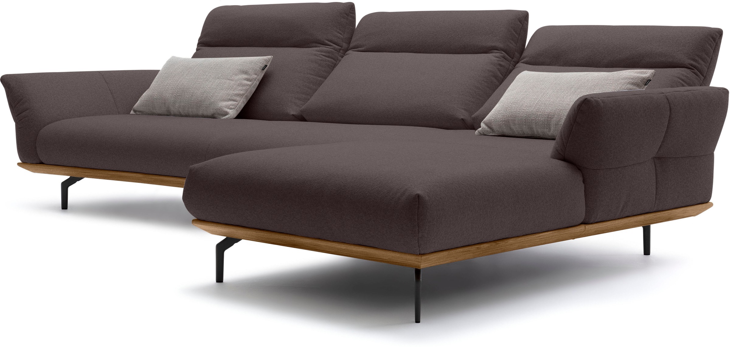 Creation BY ROLF BENZ Ecksofa »CR.460«, Sockel in Nussbaum, Winkelfüße in Umbragrau, Breite 338 cm