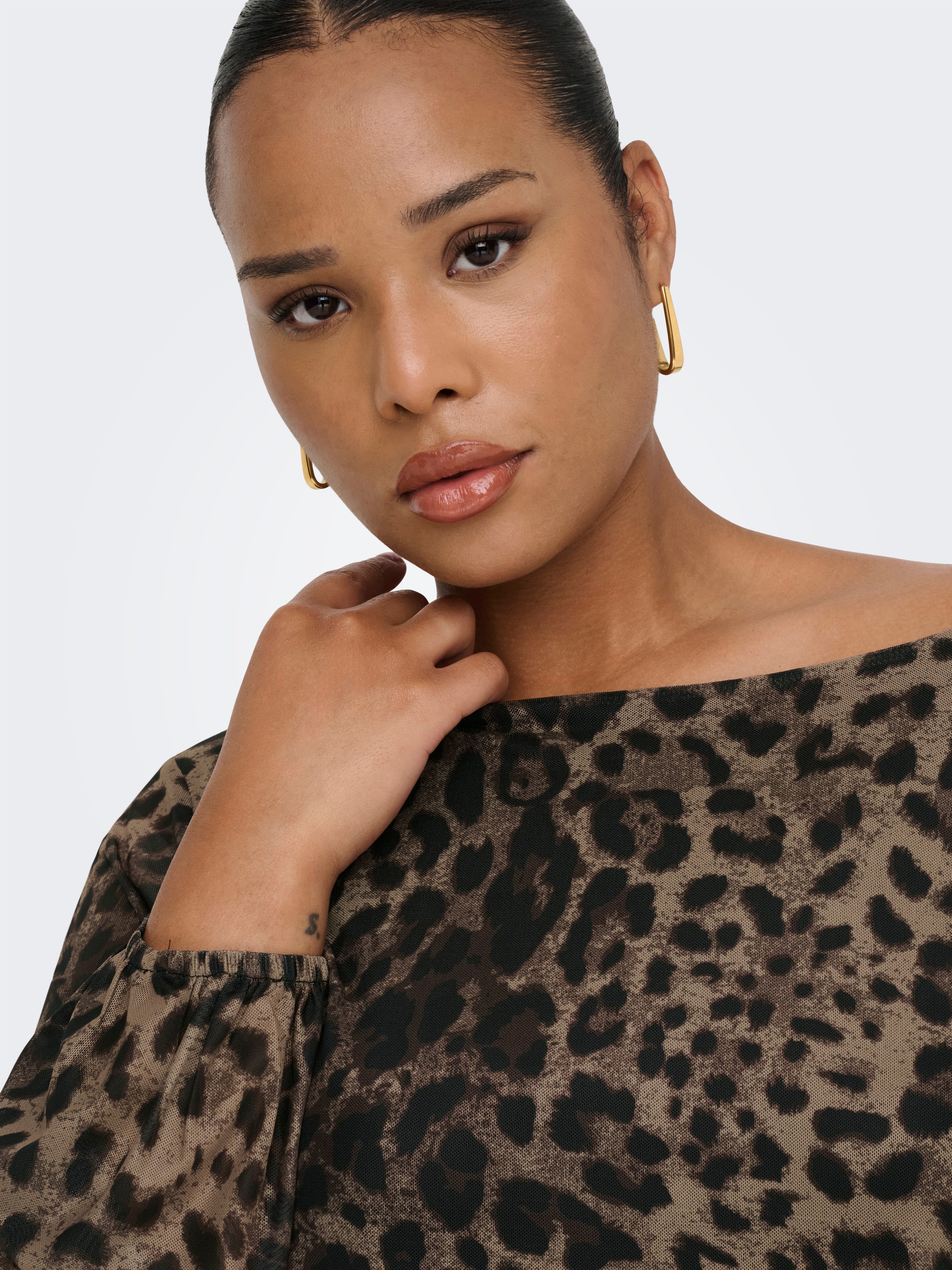 Thumbnail - ONLY CARMAKOMA Langarmshirt "CARFOREST LIFE L/S BOATNECK TOP JRS"