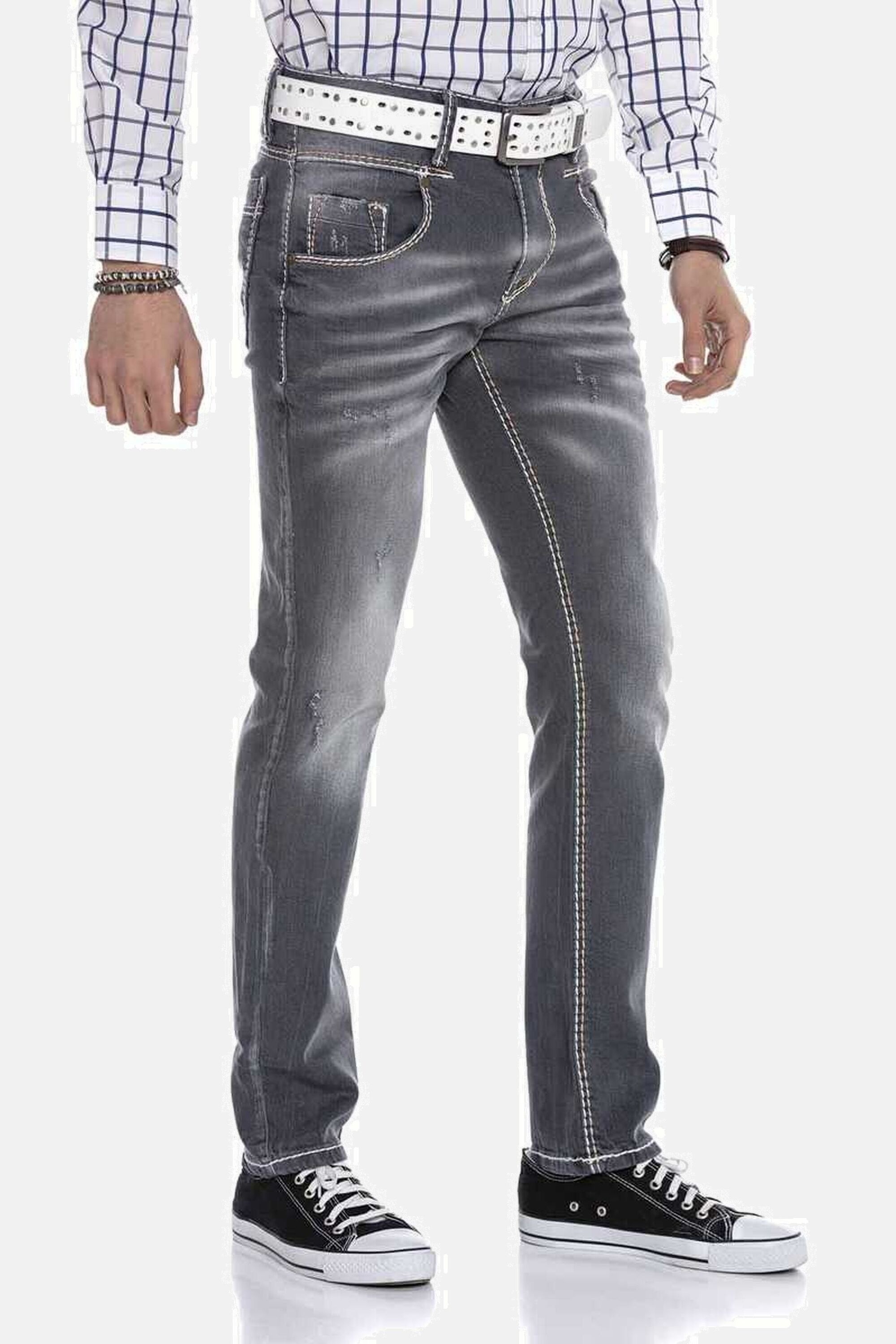 Cipo & Baxx 5-Pocket-Jeans »Jeans«, in modernem Straight Fit-Schnitt, CD668