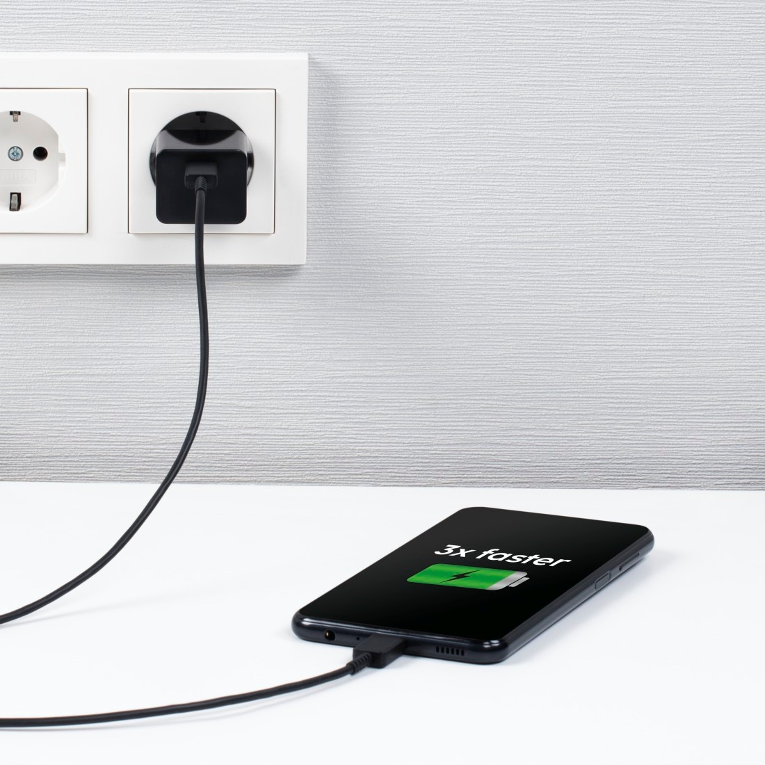 Hama Schnelllade-Gerät »Schnellladegerät, USB-C, PD/Qualcomm®, Mini-Ladegerät, 25 W, Schwarz«