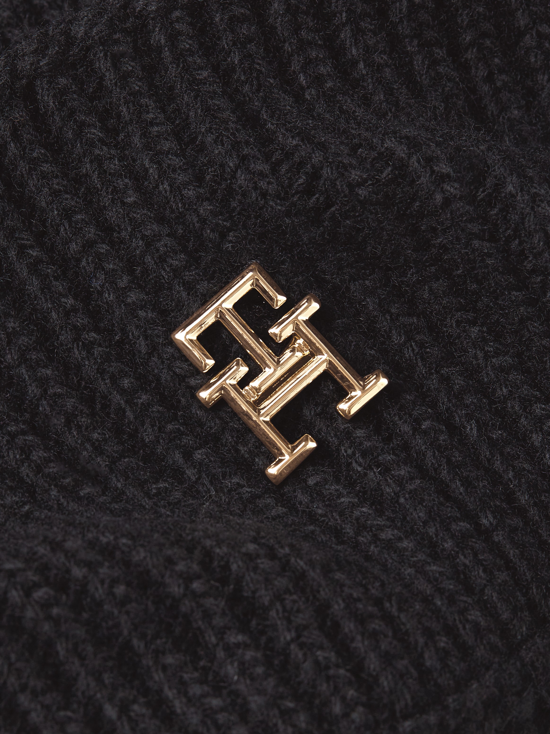 Tommy Hilfiger Beanie »ELEVATED CHIC BEANIE W/POMPOM«, Logoemblem, Pompon