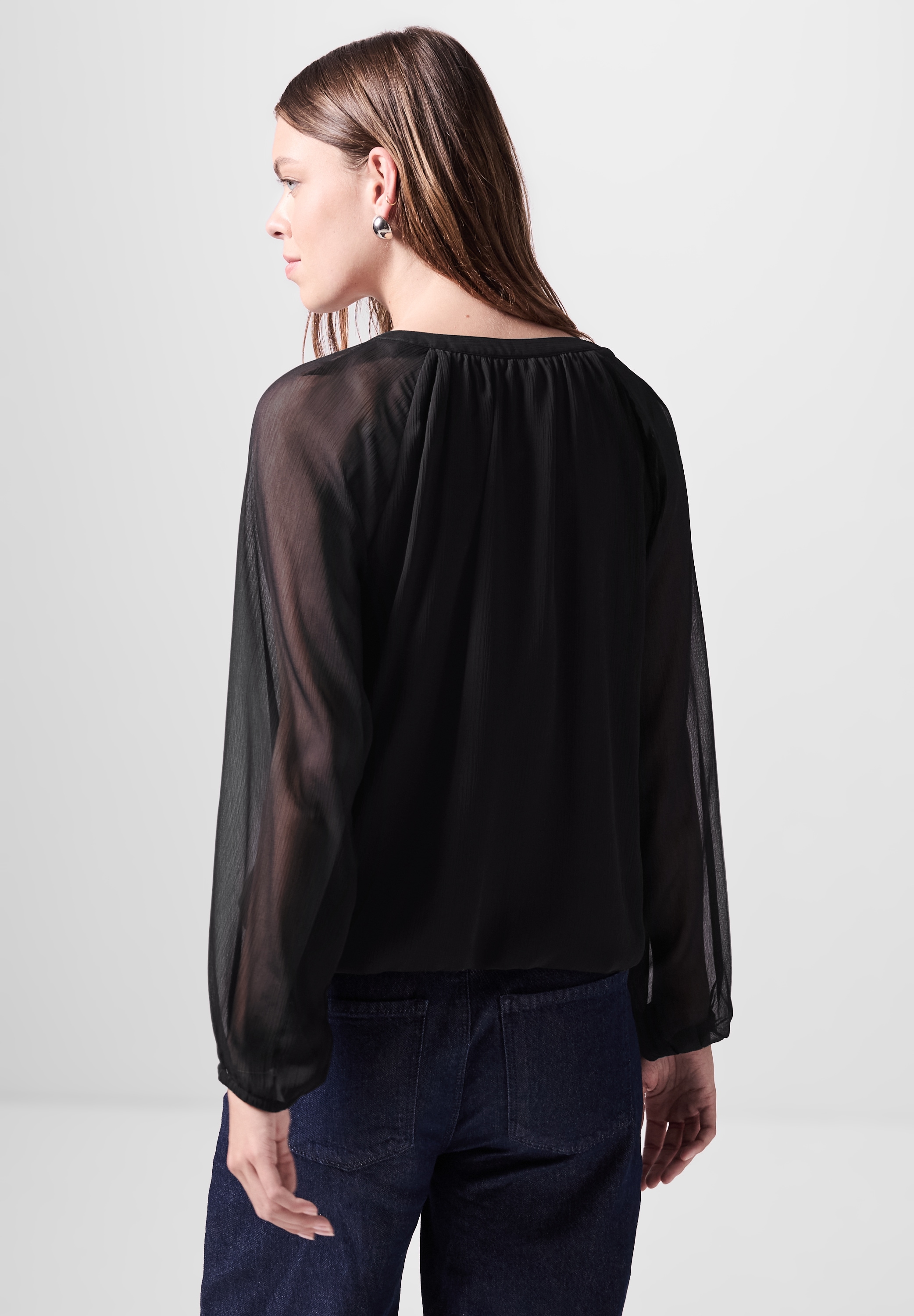 STREET ONE STUDIO Chiffonbluse, mit Rundhalsausschnitt