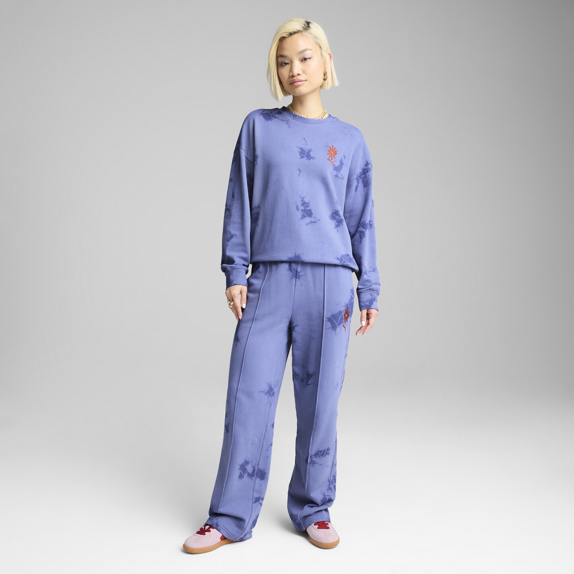 PUMA Sporthose »WARDROBE ESS FLORAL PACK Straight Fit Jogginghose mit Waschung«