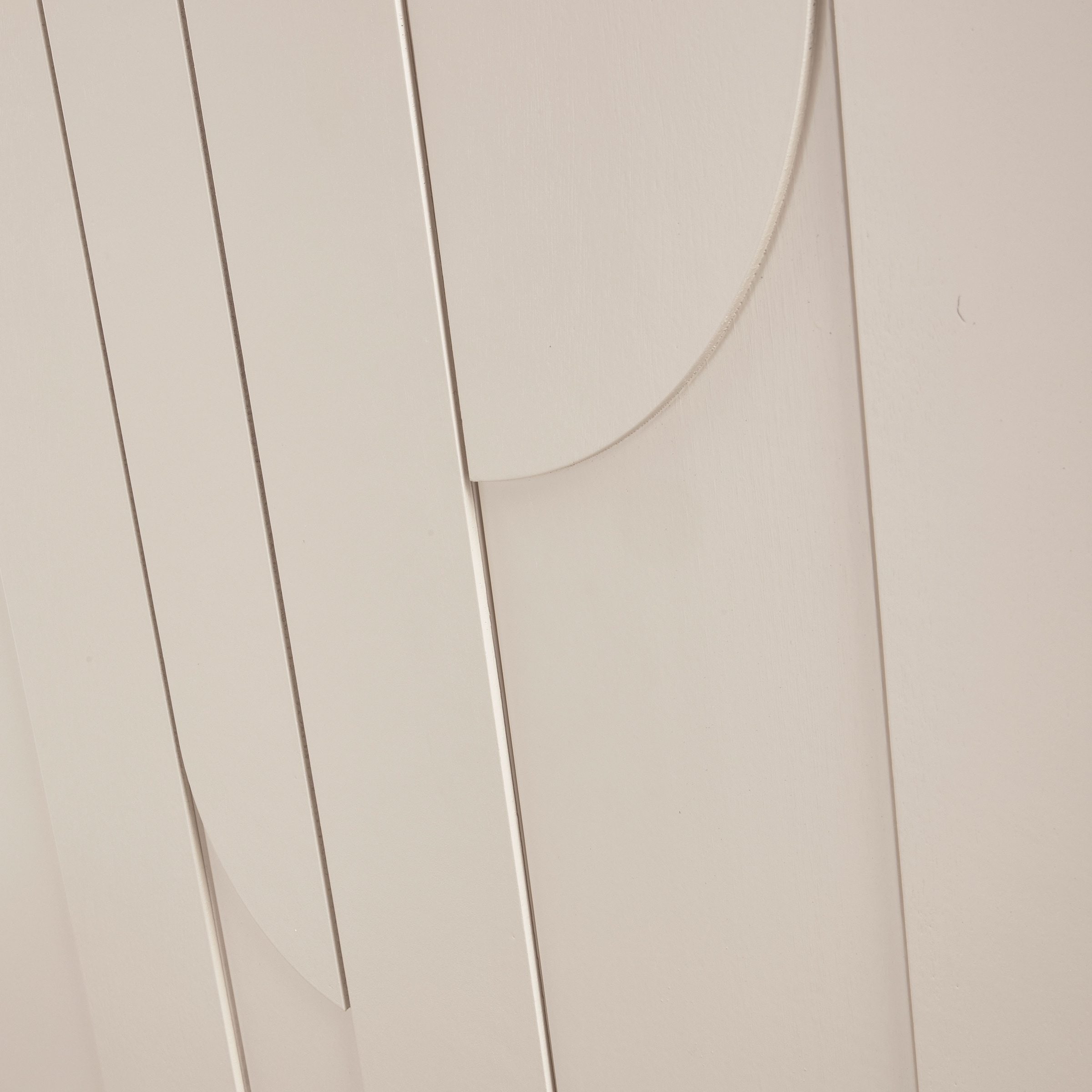 WOOOD Kleiderschrank »WOOOD RAIN 2-TÜRIGER KLEIDERSCHRANK KIEFER DUST [fsc]« Kleiderschrank Rain aus FSC-Kiefer besticht durch wellenförmige Türen