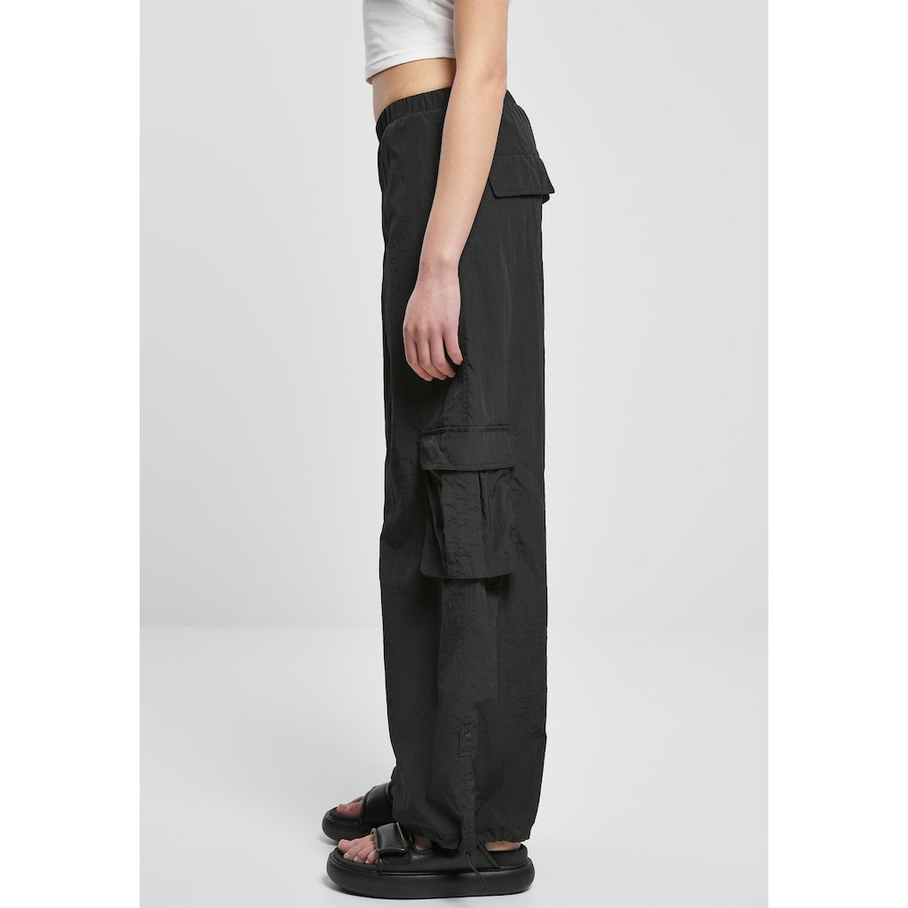 URBAN CLASSICS Stoffhose »Urban Classics Damen Ladies Wide Crinkle Nylon Cargo Pants«, (1 tlg.)