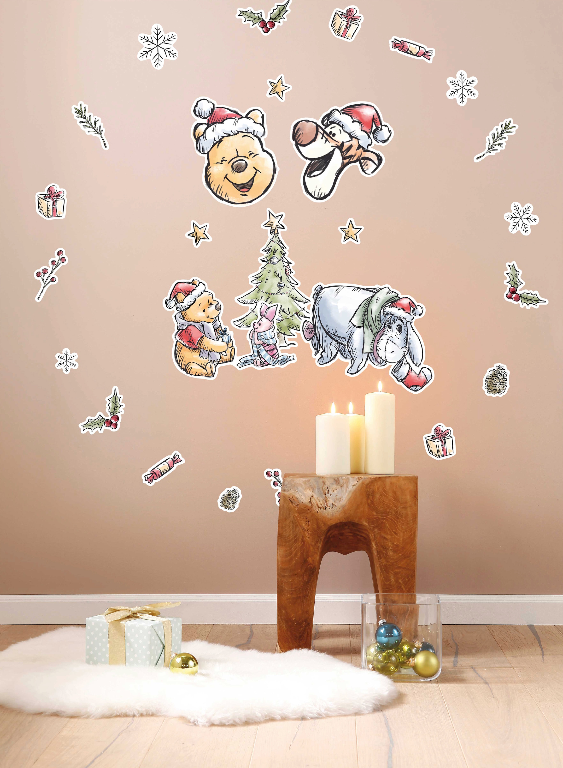 Komar Wandsticker »Winnie Pooh Christmas«, 50x70 cm (Breite x Höhe), selbstklebendes Wandtattoo