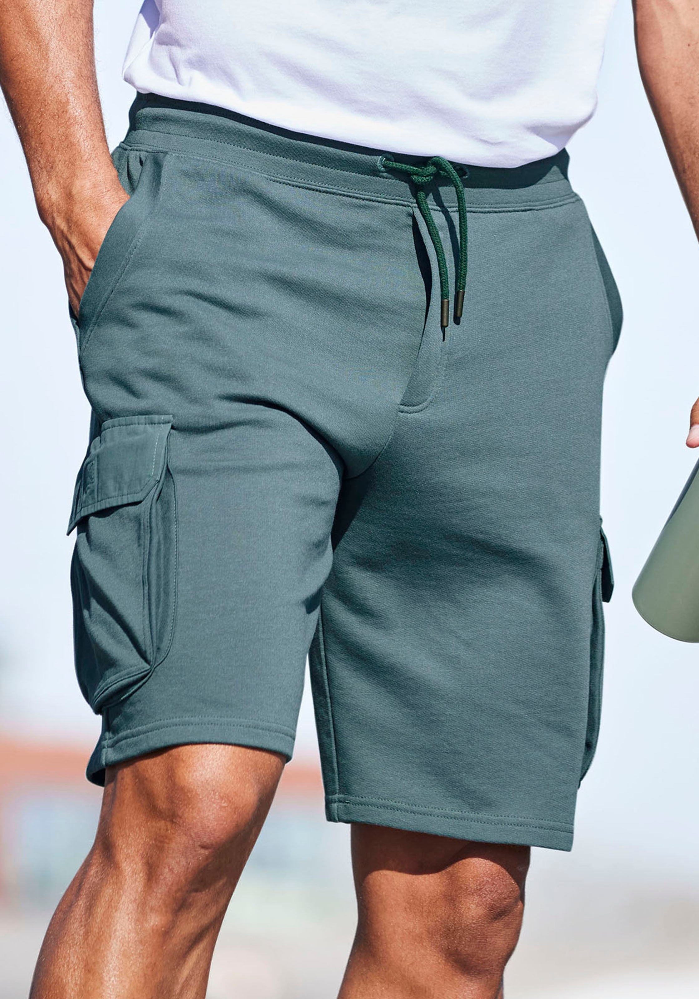 AUTHENTIC LE JOGGER Sweatshorts, Cargotaschen mit Webdetails