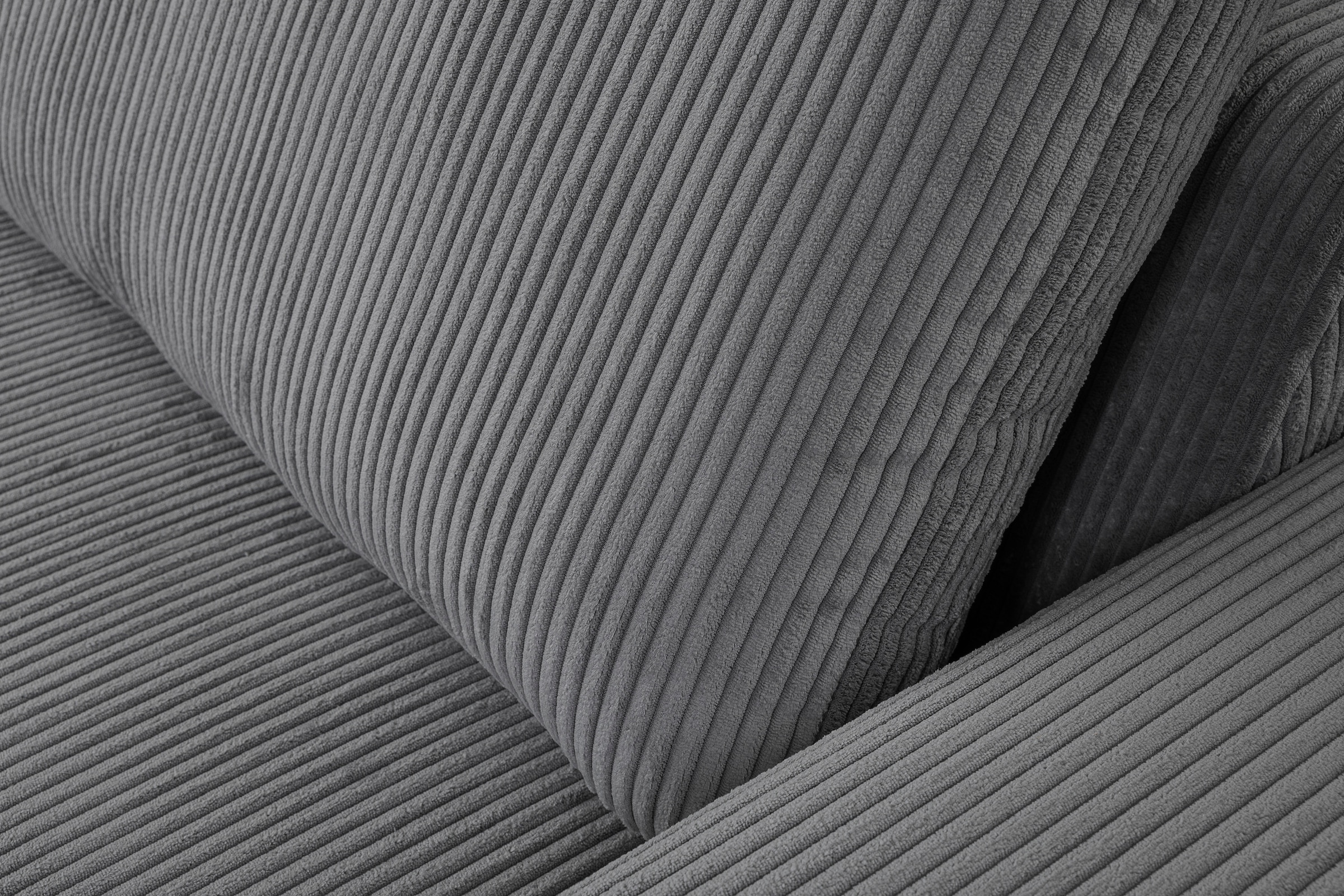 WERK2 Ecksofa »Rio kubisches, aktuelles Design, breite Armlehnen, bequem, viel Platz« Cord, L-Form