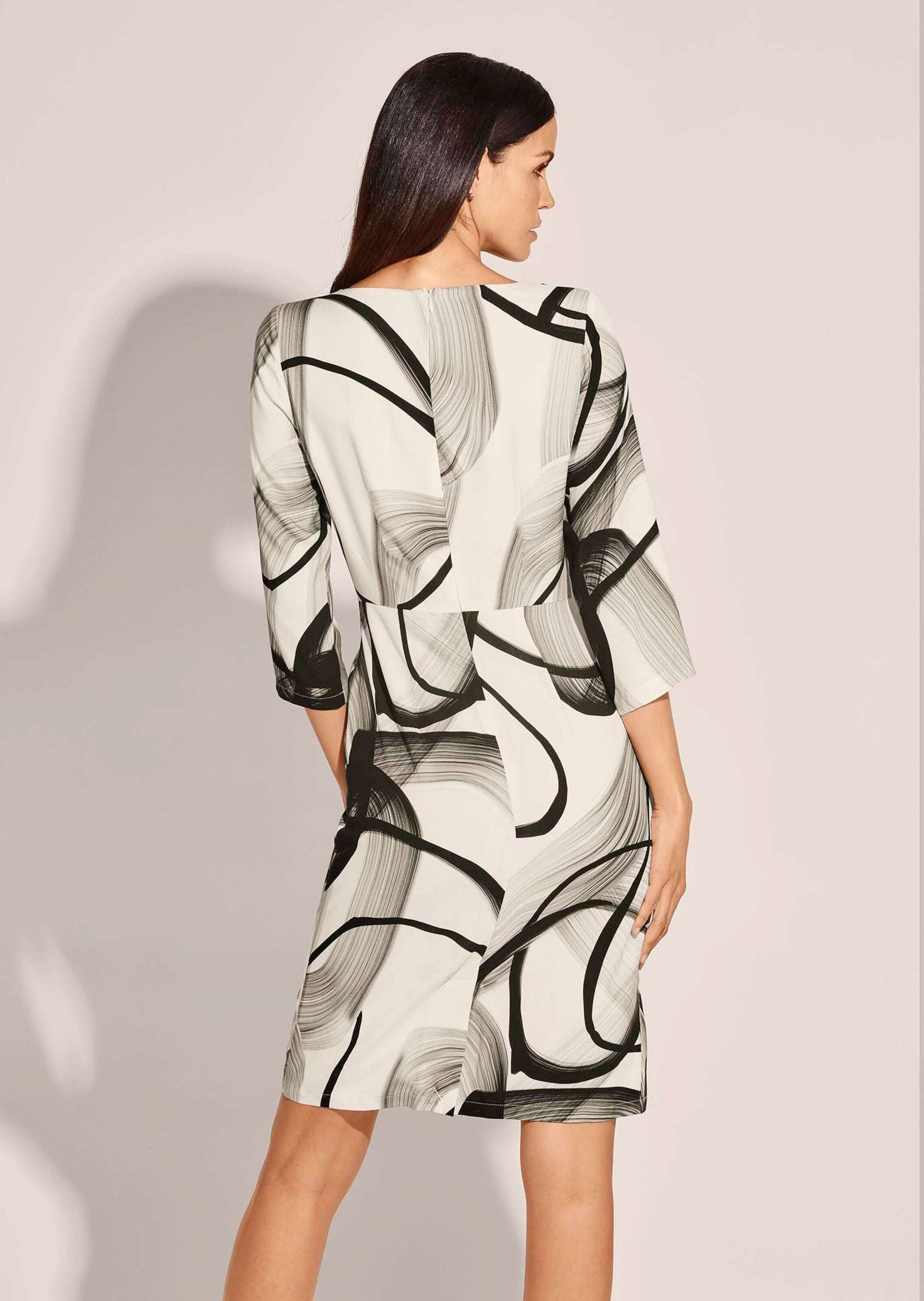 Sommerkleid MADELEINE "Kleid Kleid in raffinierter Wickel-Optik mit Grafikprint", Damen, Gr. 36, N-Gr, weiß (sanftes weiß, multicolor), Obermaterial: 100% Viskose CV., Modern, normal, Kleider Sommerkleid 3