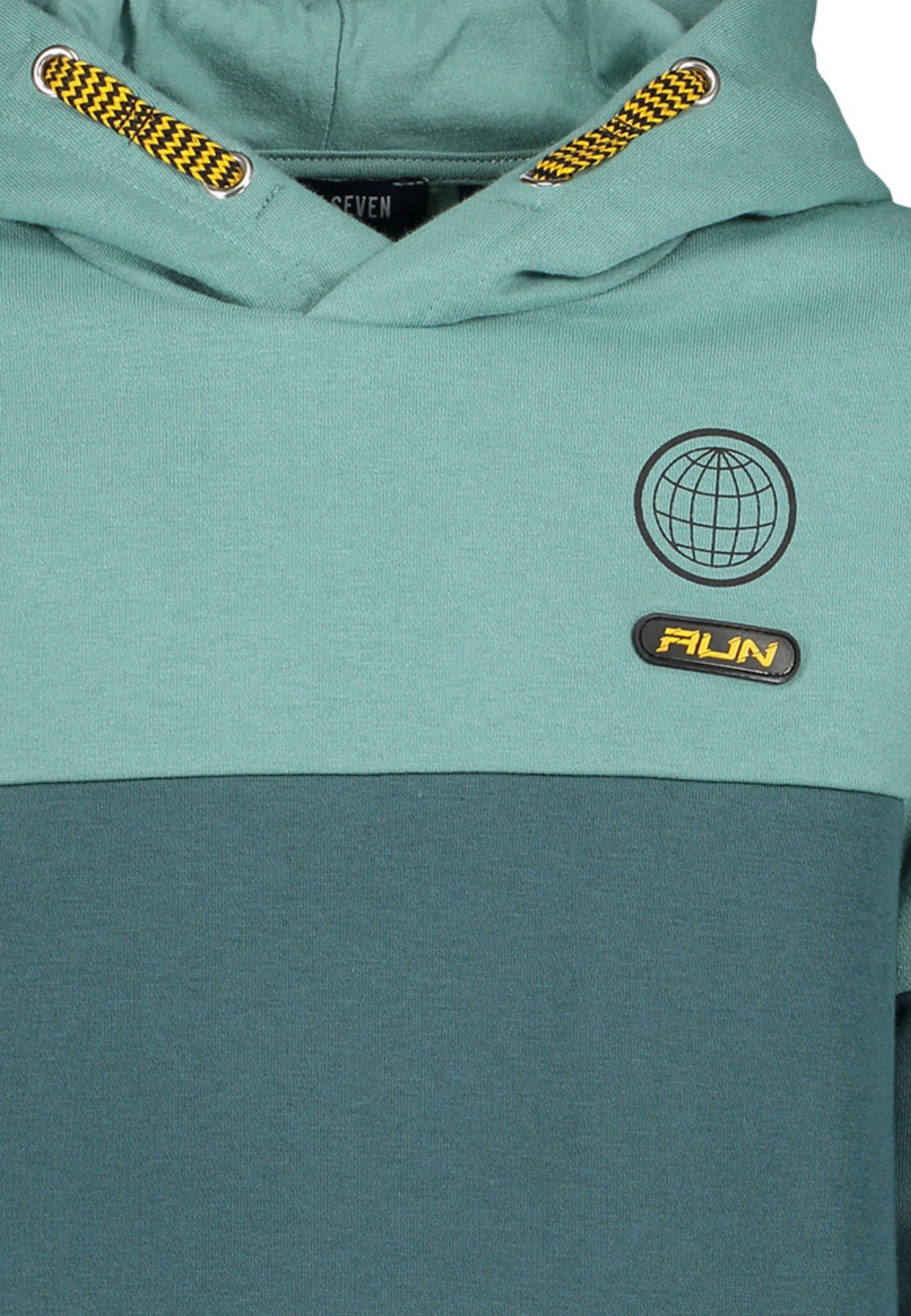 Blue Seven Kapuzensweatshirt, mit dekorativem Kordeldetail und mit Kängurutasche