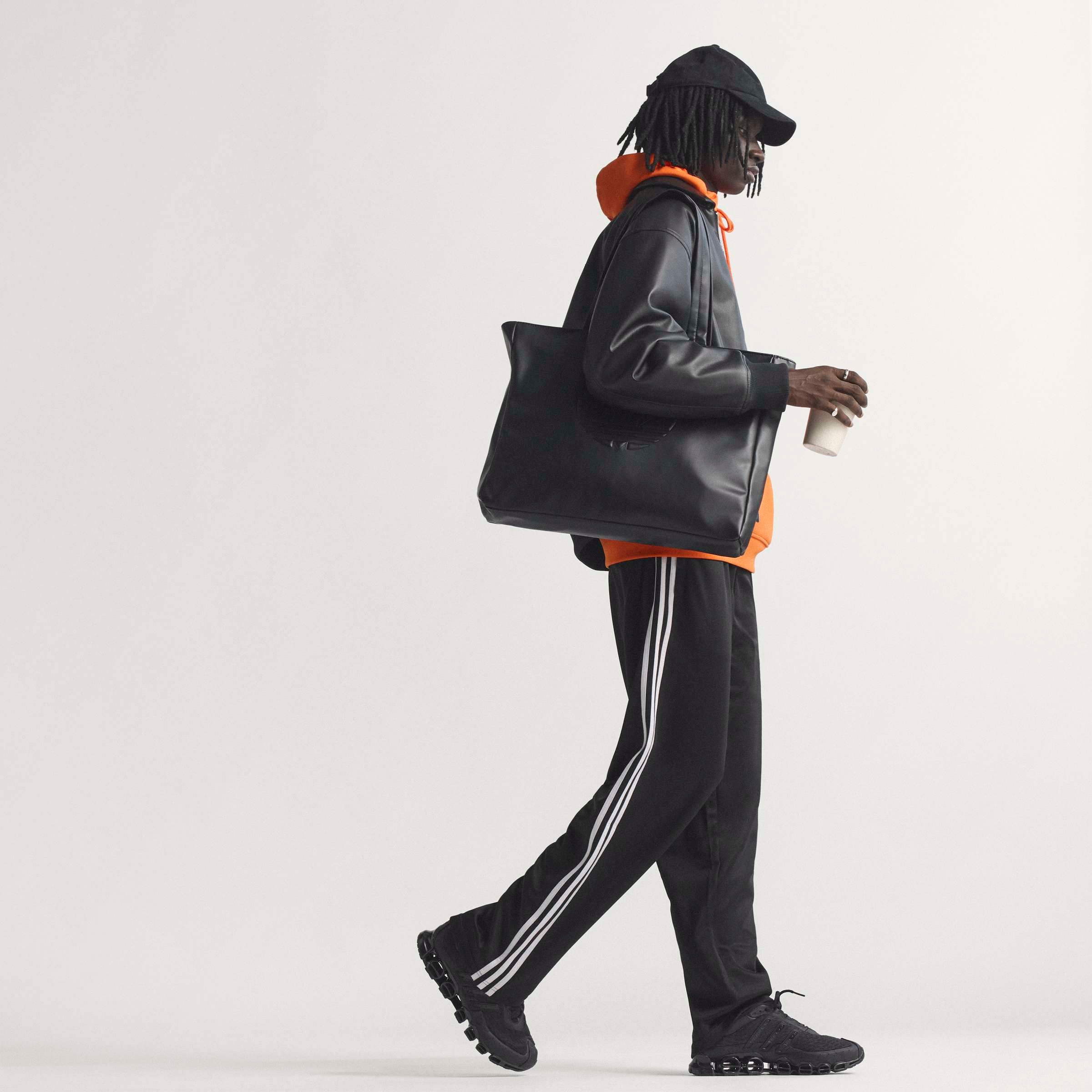 adidas Originals Sporthose »LOOSE TP«  für Erwachsene, sportlicher Stil, aus Polyester und Baumwolle
