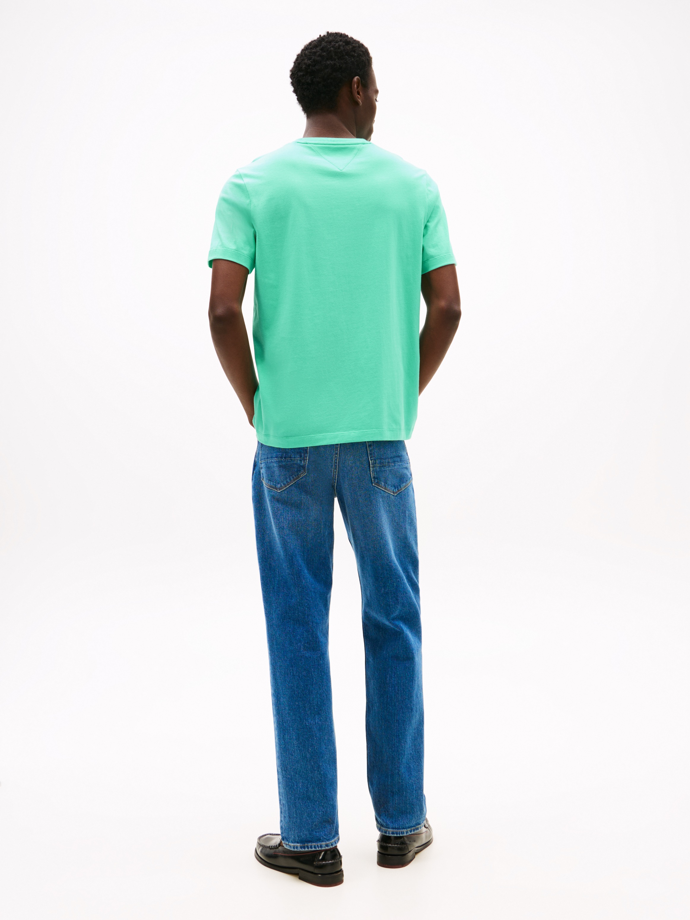 Tommy Hilfiger T-Shirt »ESSENTIAL REG FIT SOLID TEE mit Stickerei und Rundhals«, unifarben, casual, regular fit, Baumwolle, Rundhals