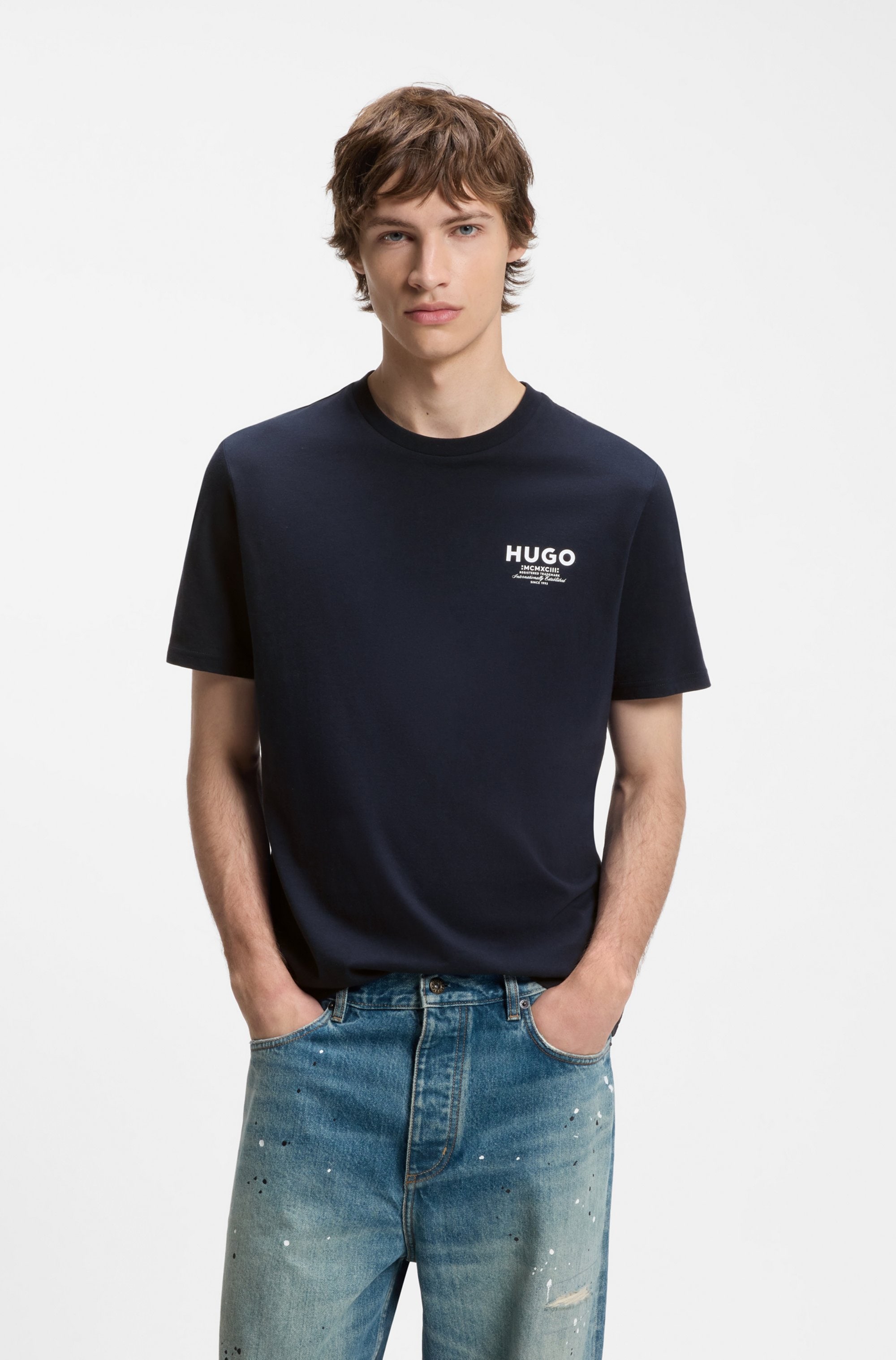 HUGO T-Shirt "Nesptee" Rundhalsausschnitt, Regular Fit, reine Baumwolle