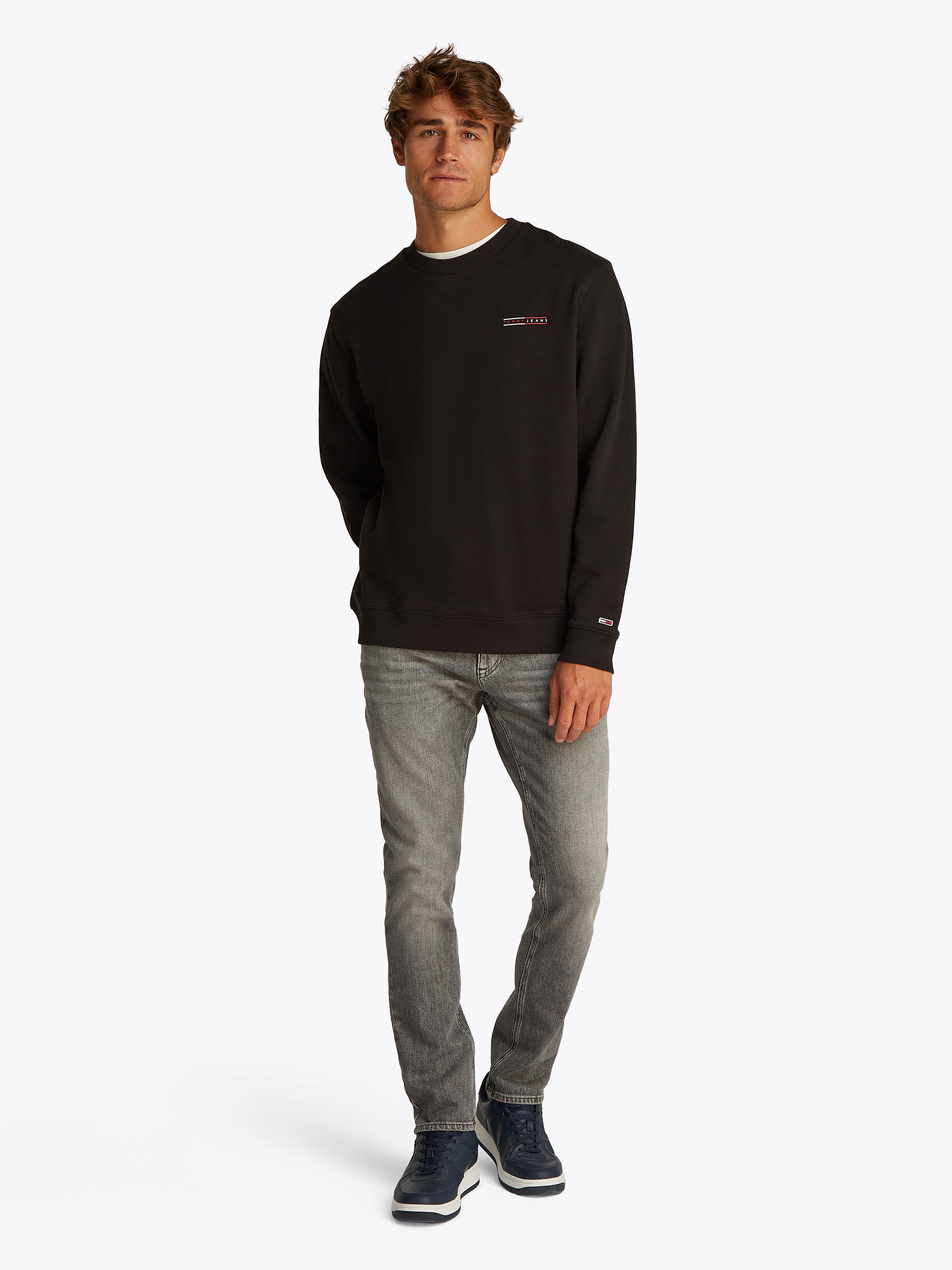 Tommy Jeans Sweatshirt »TJM REG ENTRY GRAPHIC CREW EXT«, leicht überschnittene Schultern, kleiner Print auf der Brust
