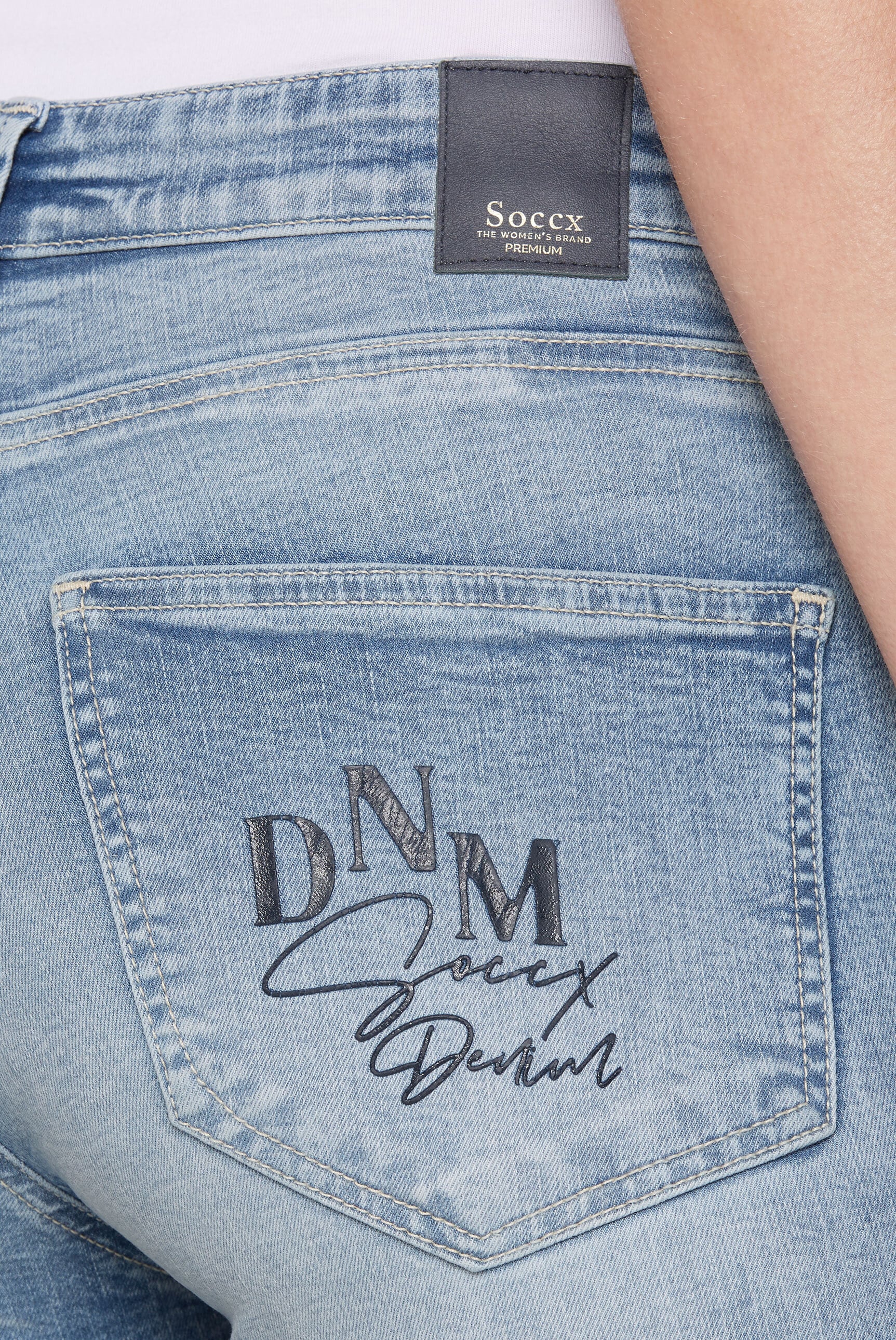 SOCCX Slim-fit-Jeans, mit verkürztem Bein