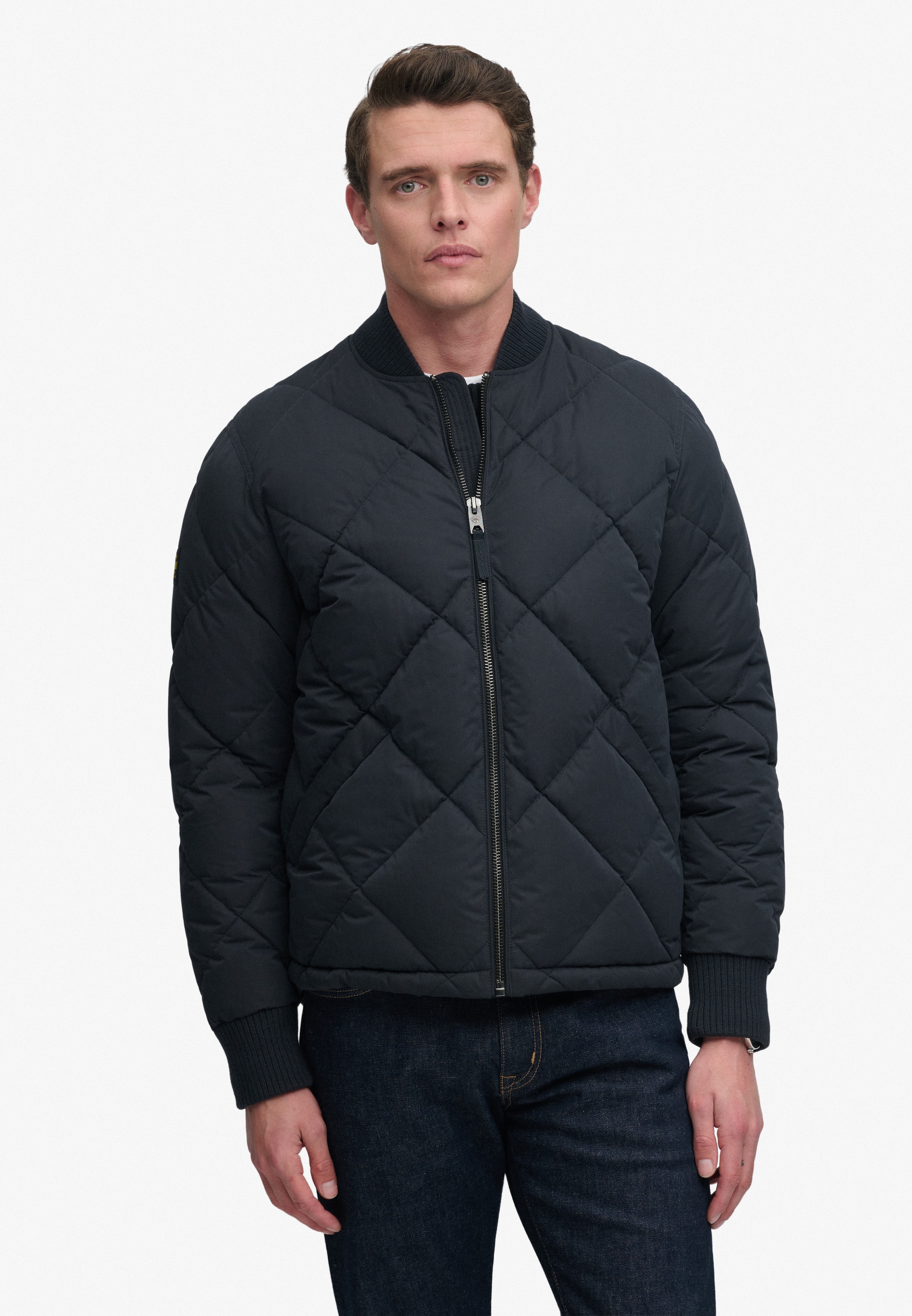 Superdry Steppjacke »DIAMOND QUILT JACKET« Regular Fit, mit Reißverschluss, aus Polyester und Kunstfaser