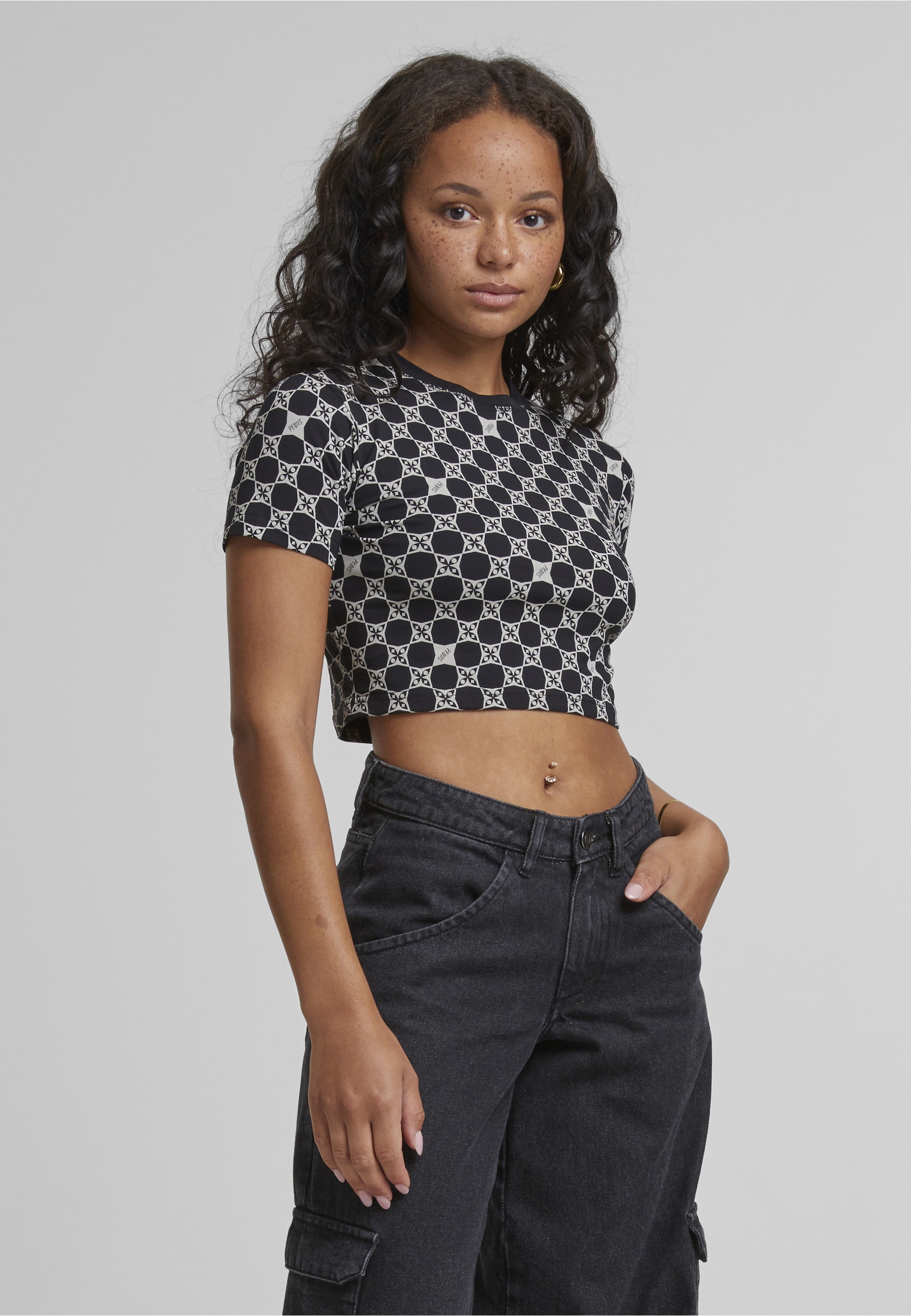 PEQUS T-Shirt »PEQUS Pequs Aether Monogram Top« 1 Stk.