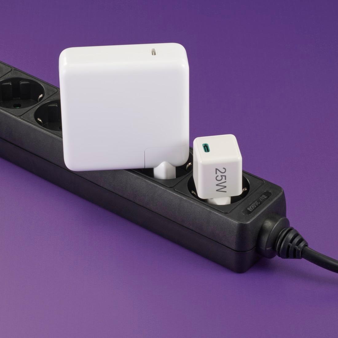 Hama Schnelllade-Gerät »Schnellladegerät (USB-C, PD/QC, extraklein 2,9 x 2,75 x 2,75 cm, 25 W)«, (1 St.)