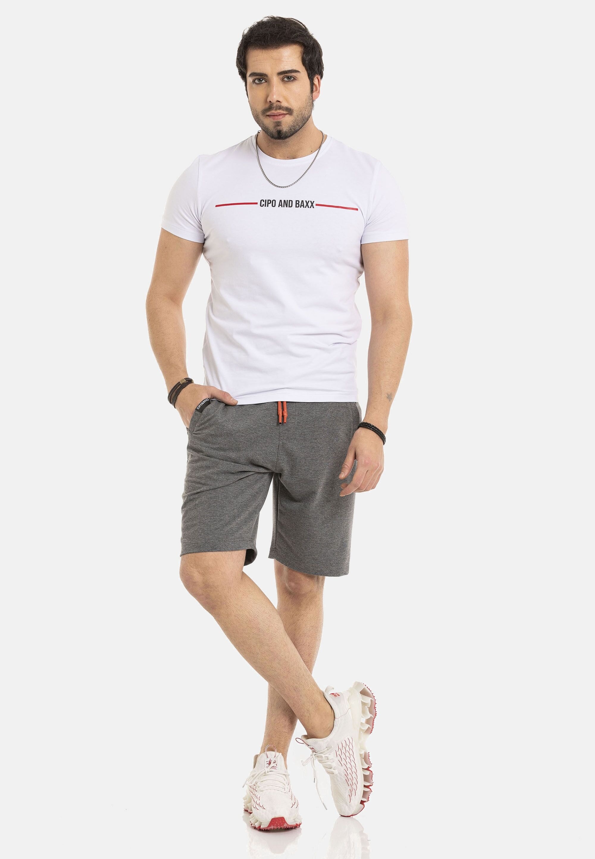 Cipo & Baxx Stoffhose »Shorts«, elastischer Bund mit Kordelzug