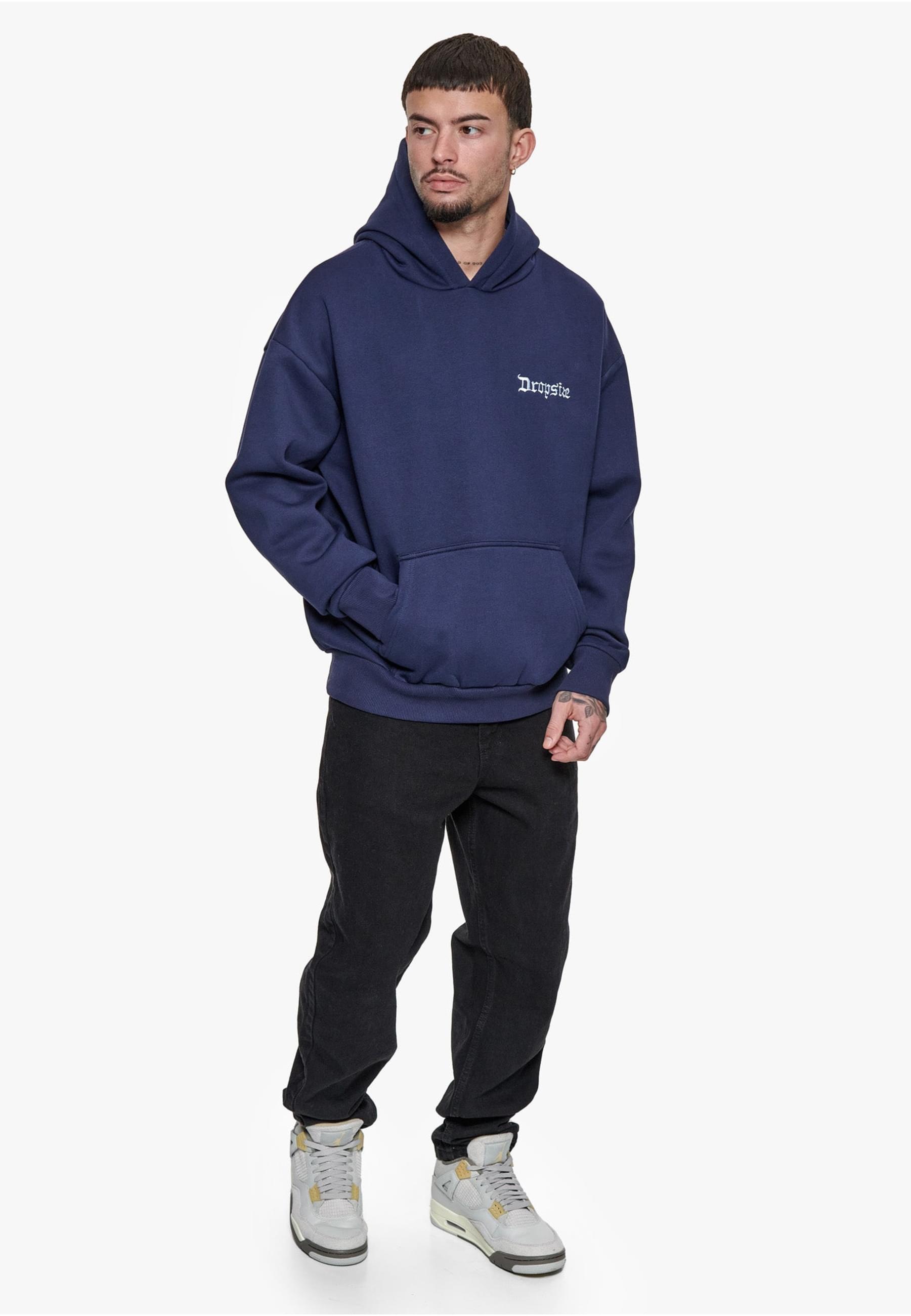 Dropsize Kapuzensweatshirt »Dropsize Herren Dropsize Heavy Oversize Embo Hoodie«, 1 Stk.
