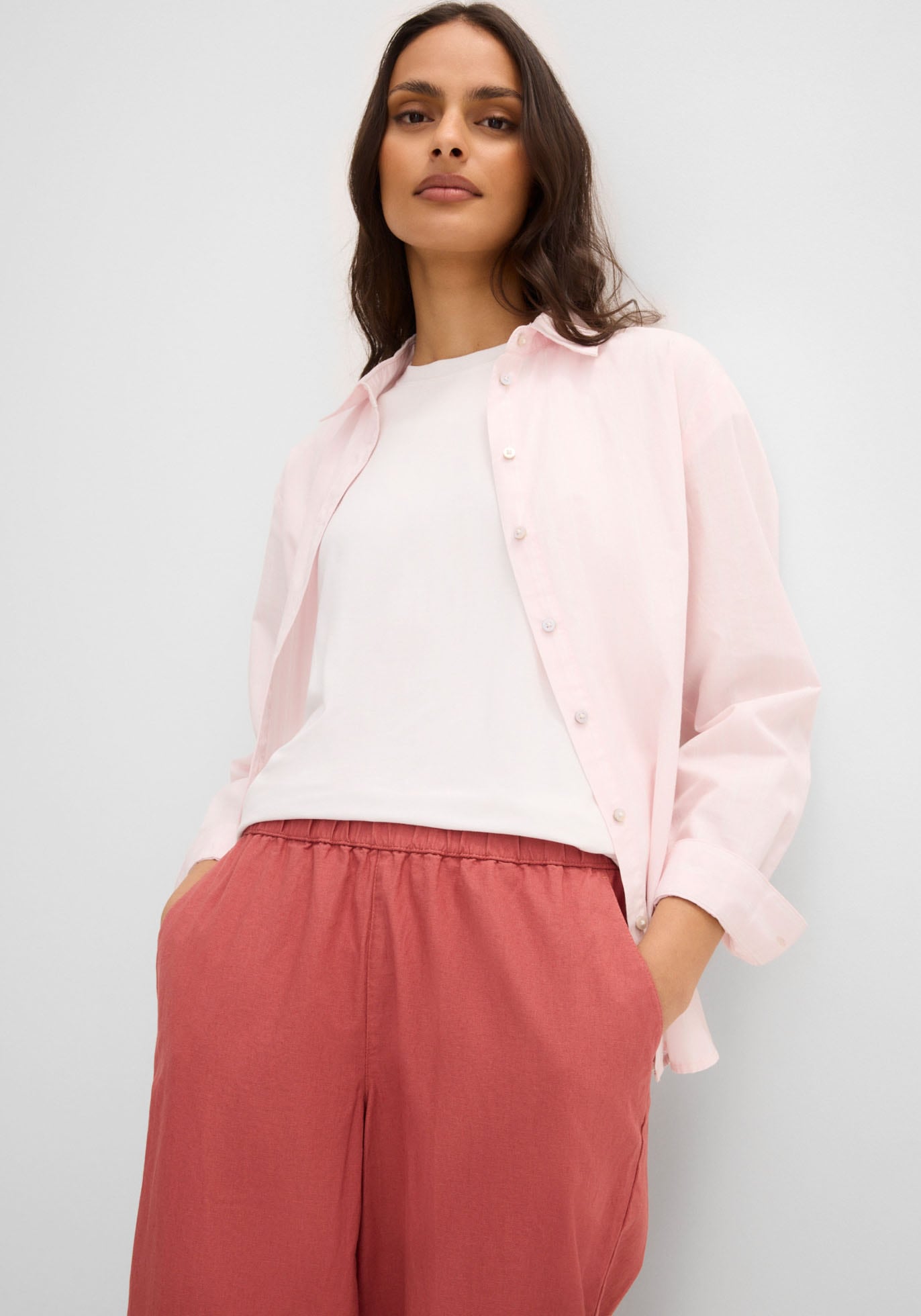 bonprix "3/4-Hose aus leichtem Leinen-Mix" aus Leinen-Mix, mit Seitenschlitzen, Regular Fit, casual Stil